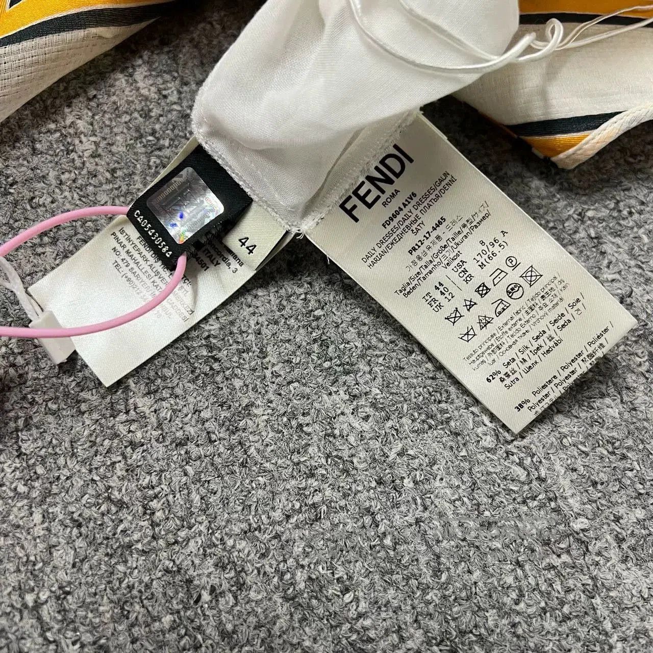 Fendi Fendi Yellow. Size S / US 4 / IT 40 - 4 Thumbnail