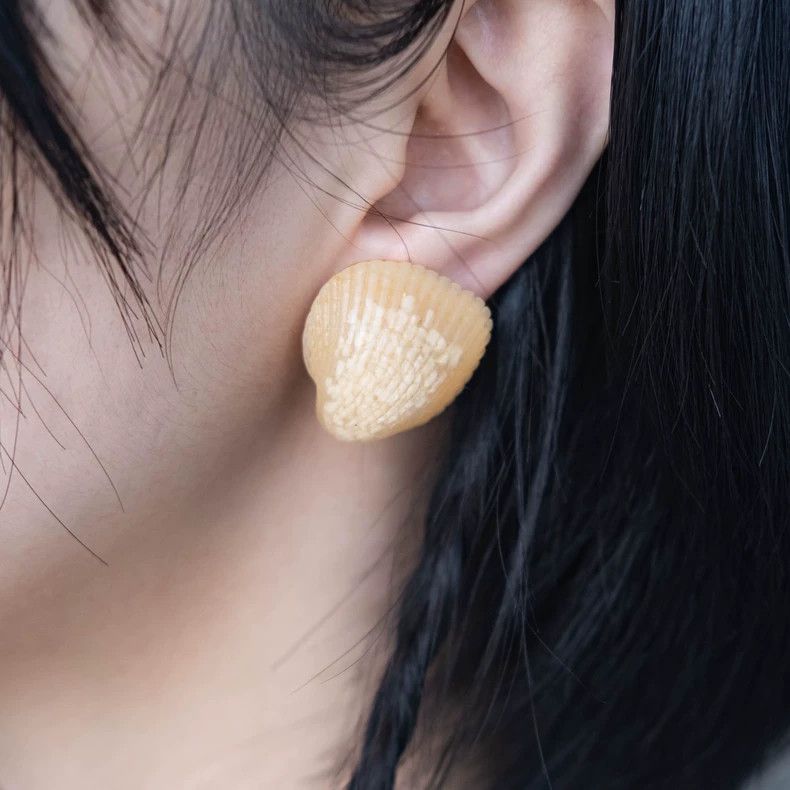 Kenzo KENZO Vintage semi-transparent shell earring clip Size ONE SIZE - 2 Thumbnail