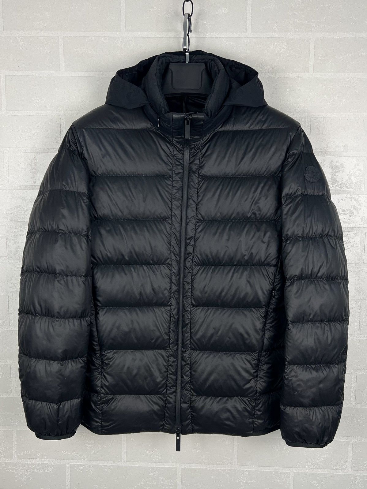 Moncler MONCLER Down Light Jacket PEYRE GIUBBOTTO Patch Printed Logo Size US M / EU 48-50 / 2 - 1 Thumbnail