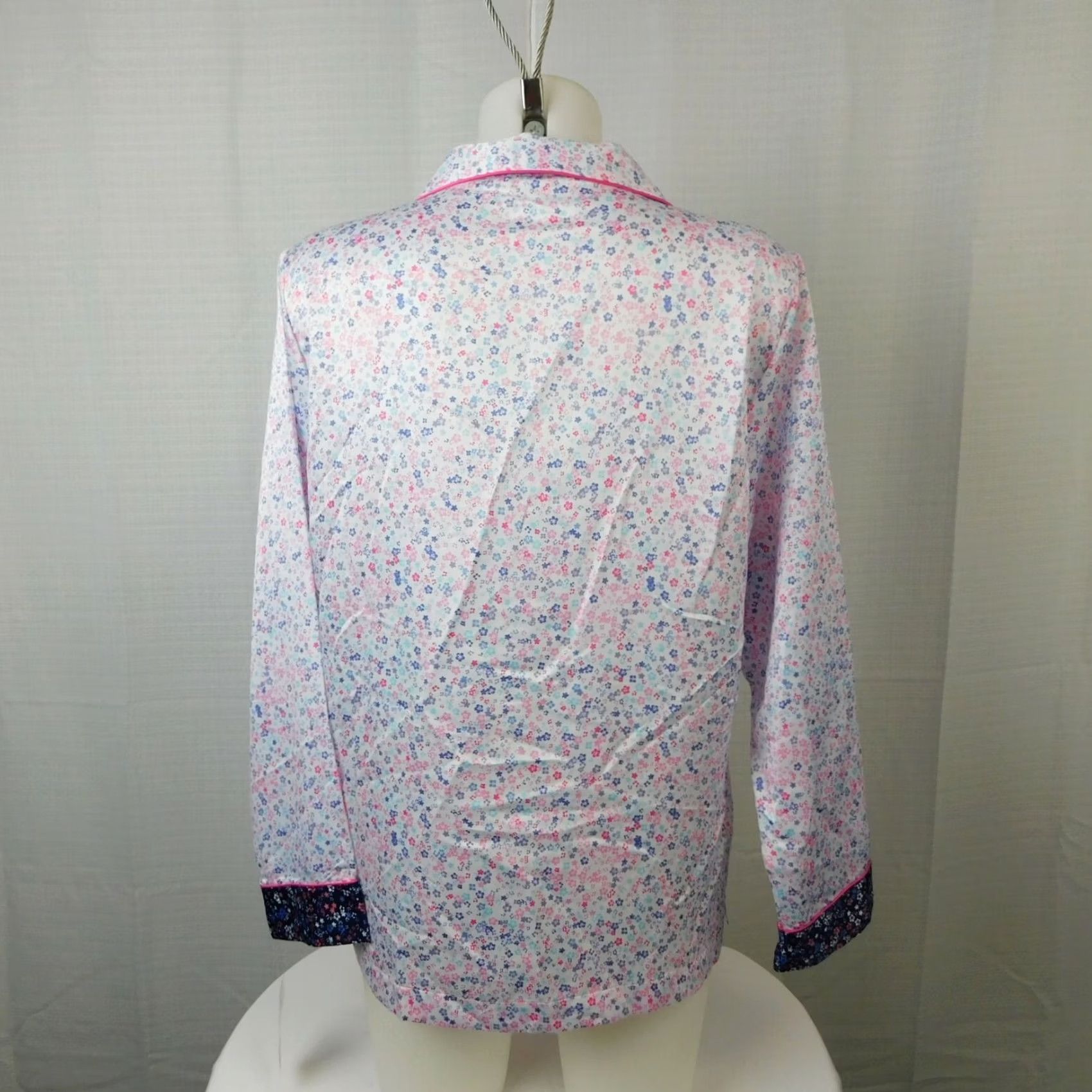 Charter Club Charter Club Pajama Top Notch Collar Satin Long Sleeve Floral Medium White Satin Pajama Top Womens Fashion Nightwear 6989 Size M / US 6-8 / IT 42-44 - 3 Thumbnail