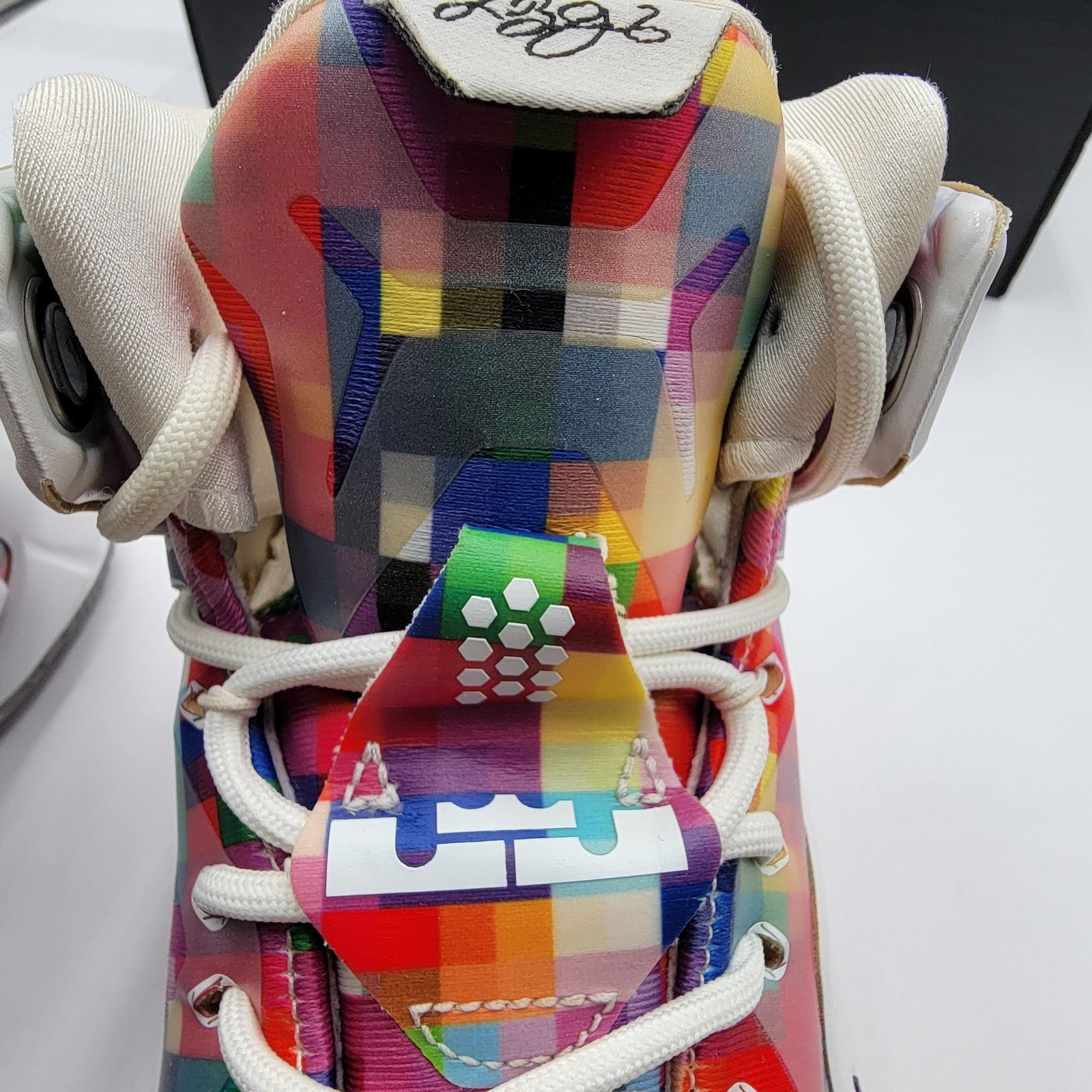 Nike Nike LeBron 12 Ext 'Prism' Sz 7.5 748861-900 (185) Size US 7.5 / EU 40-41 - 9 Thumbnail