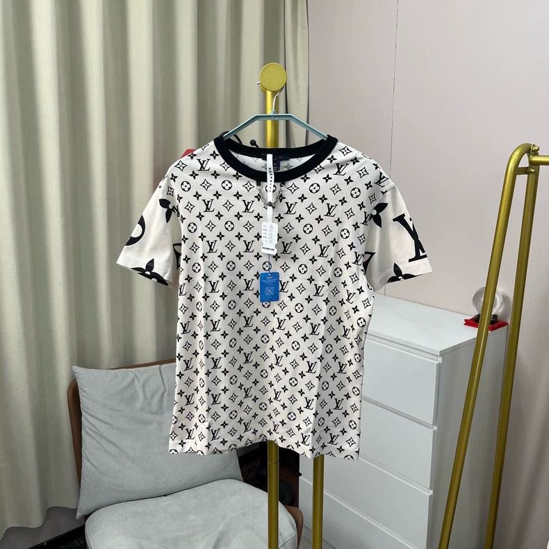Louis Vuitton Louis Vuitton White presbyopic full print short sleeve Size M / US 6-8 / IT 42-44 - 1 Thumbnail