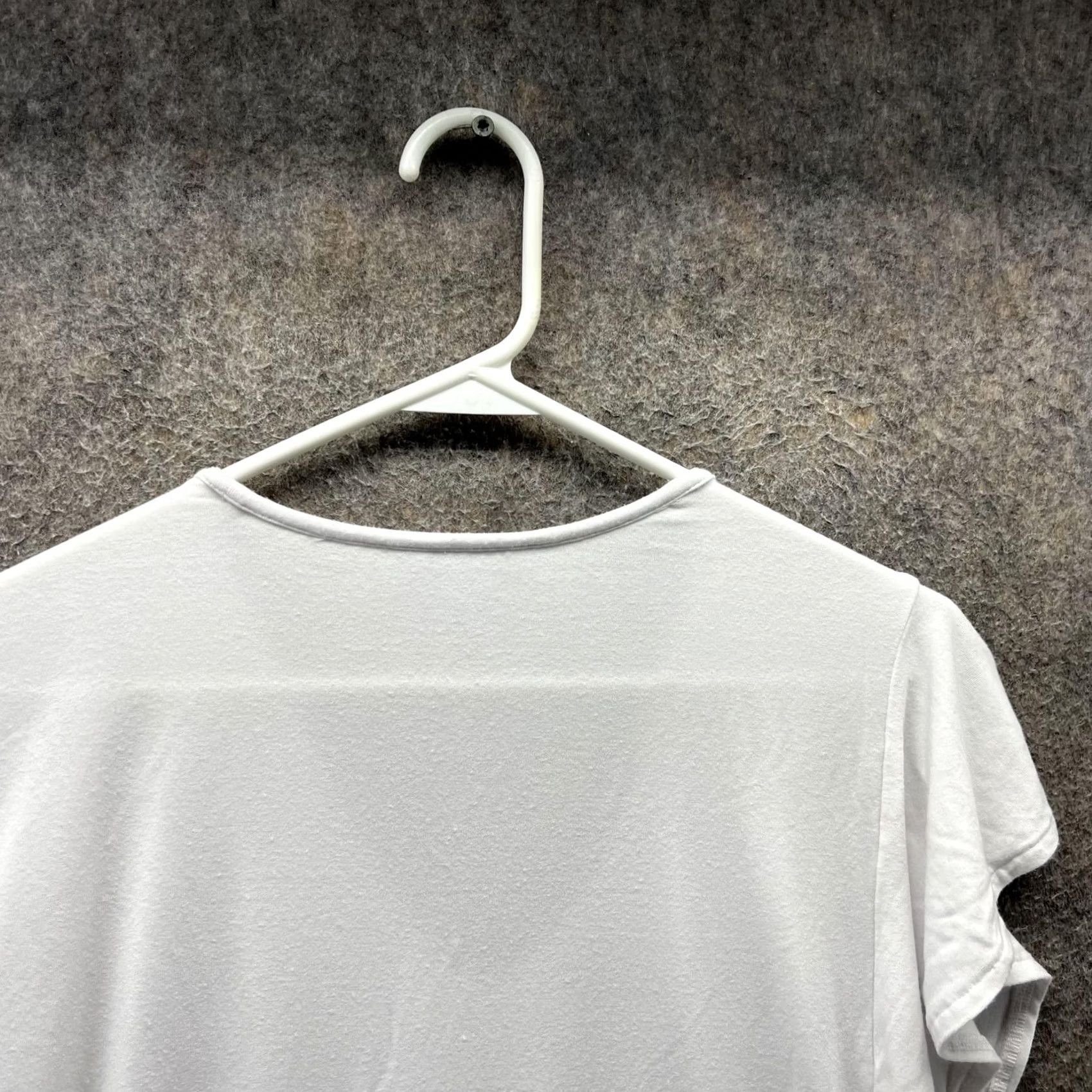 Tommy Bahama VINTAGE Tommy Bahama Shirt Womens Small Petite White V-Neck Flutter Sleeve Top Size S / US 4 / IT 40 - 3 Thumbnail