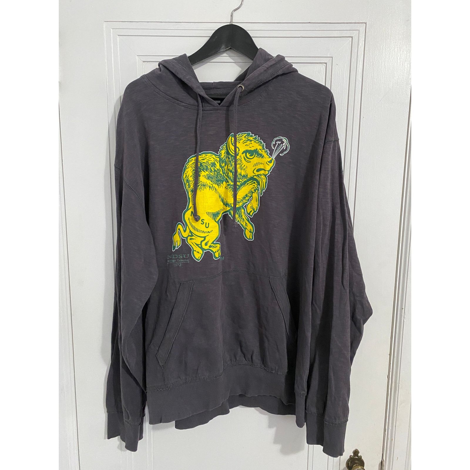 NCAA NDSU Bison Dark Gray Hoodie Sweatshirt Men's Size XL Size US XL / EU 56 / 4 - 1 Thumbnail
