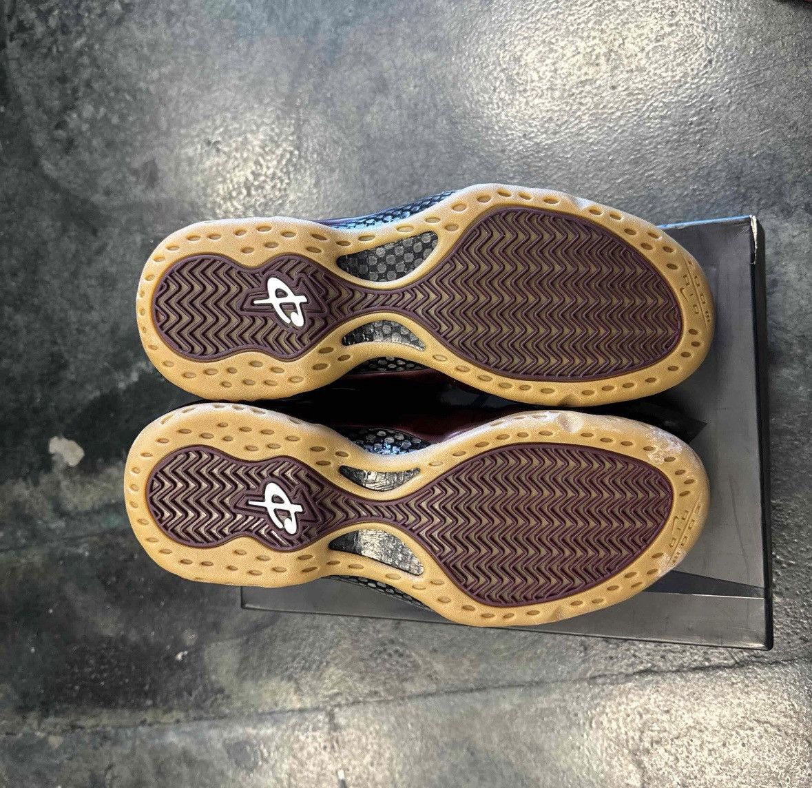 Nike Nike Foamposite Maroon Size US 10.5 / EU 43-44 - 5 Thumbnail