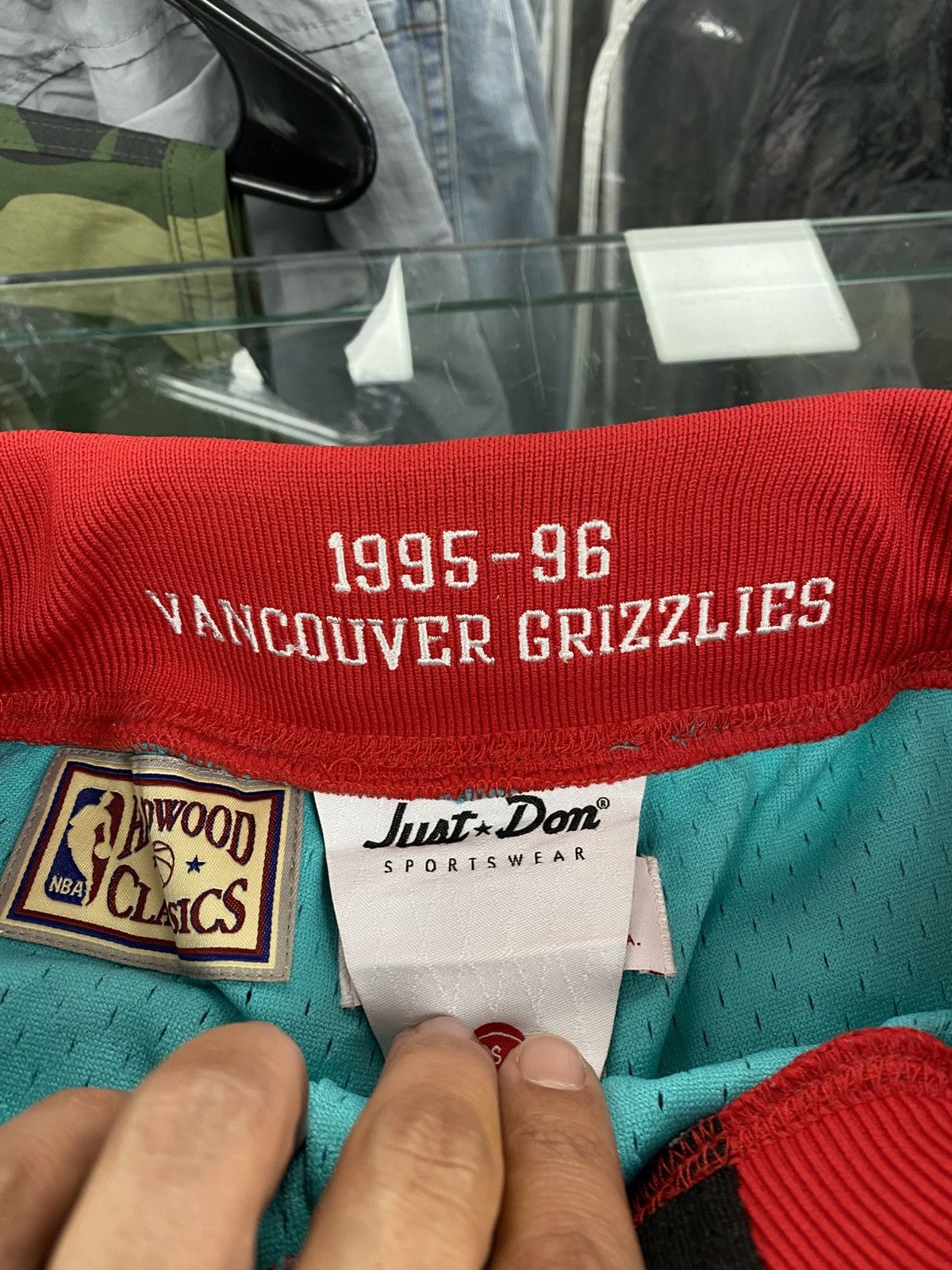 Just Don × Mitchell & Ness Just Don Vancouver grizzlies shorts small away authentic Size US 30 / EU 46 - 10 Thumbnail