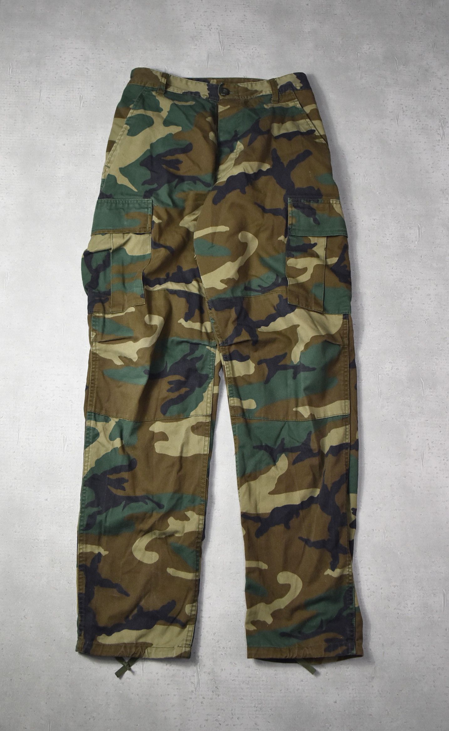 image of Vintage Camo Graphic Military Cargo Pants 18-1-12 168, Men's (Size 26)