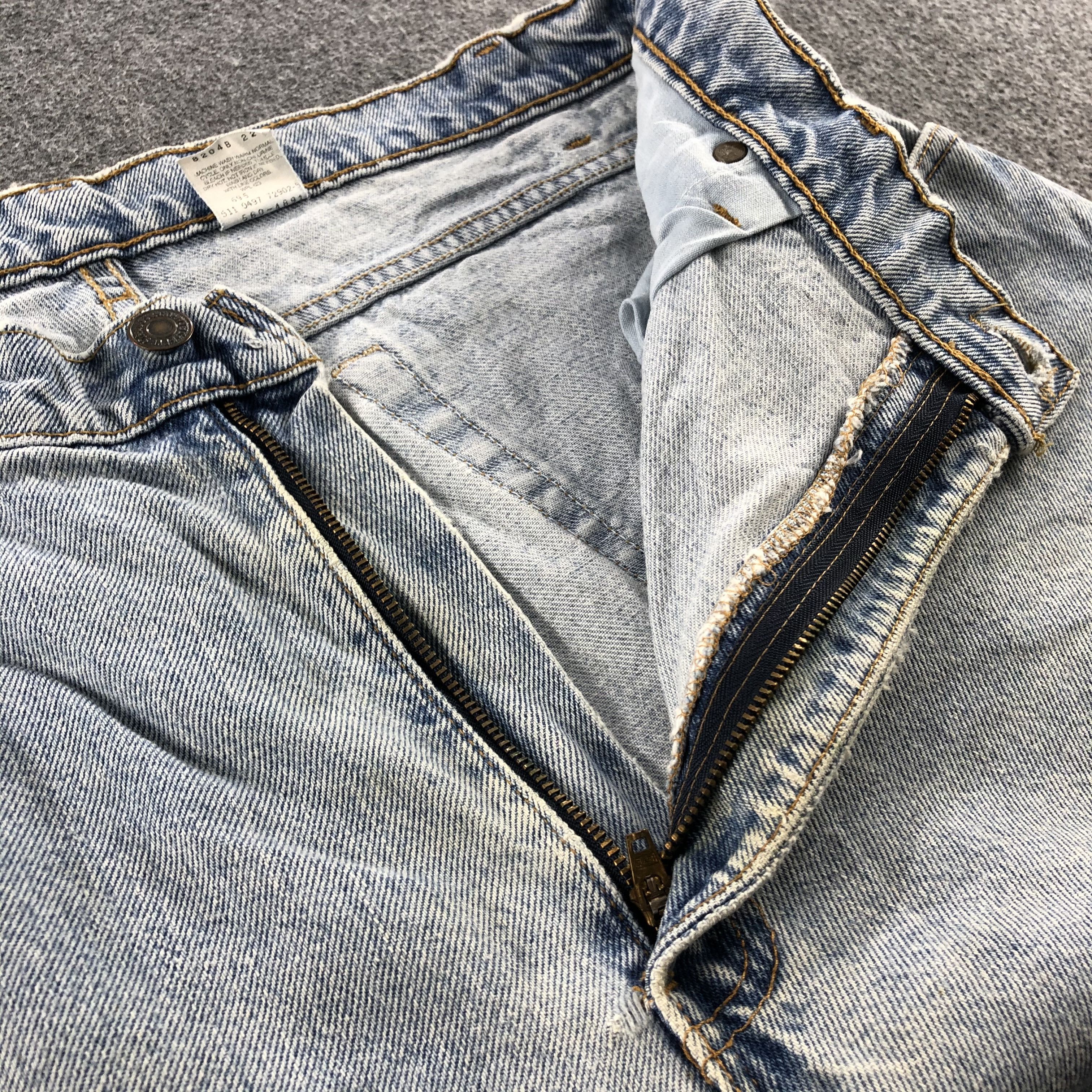 Levi's 90s Vintage Light Wash Levis 560 Jeans- J1351 Size US 35 - 8 Thumbnail