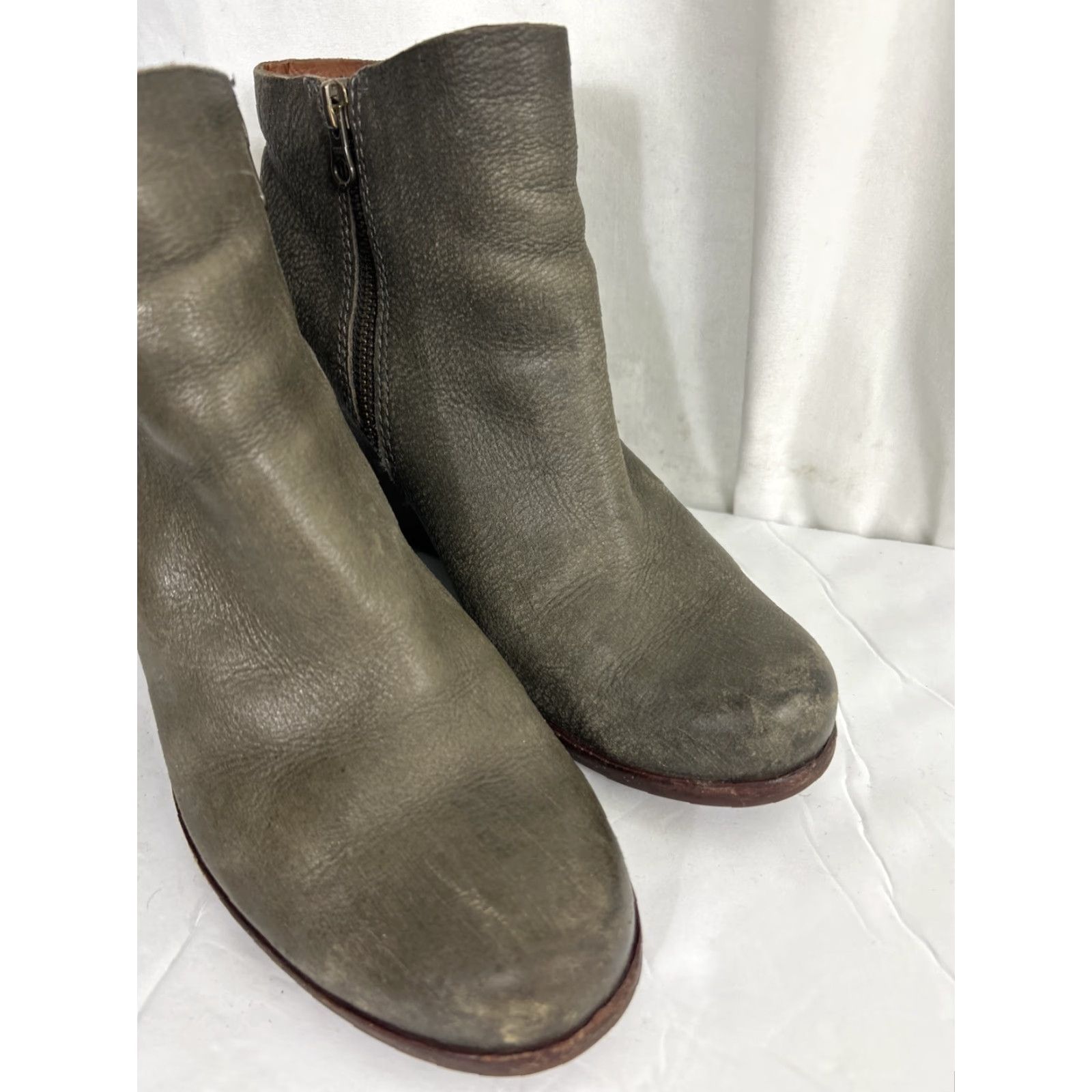 Vintage Kork-Ease Womens 8 M Gray Textured Ankle Zip Booties Wedge Heel Leather Bootie Shoes Size US 8 / IT 38 - 2 Thumbnail