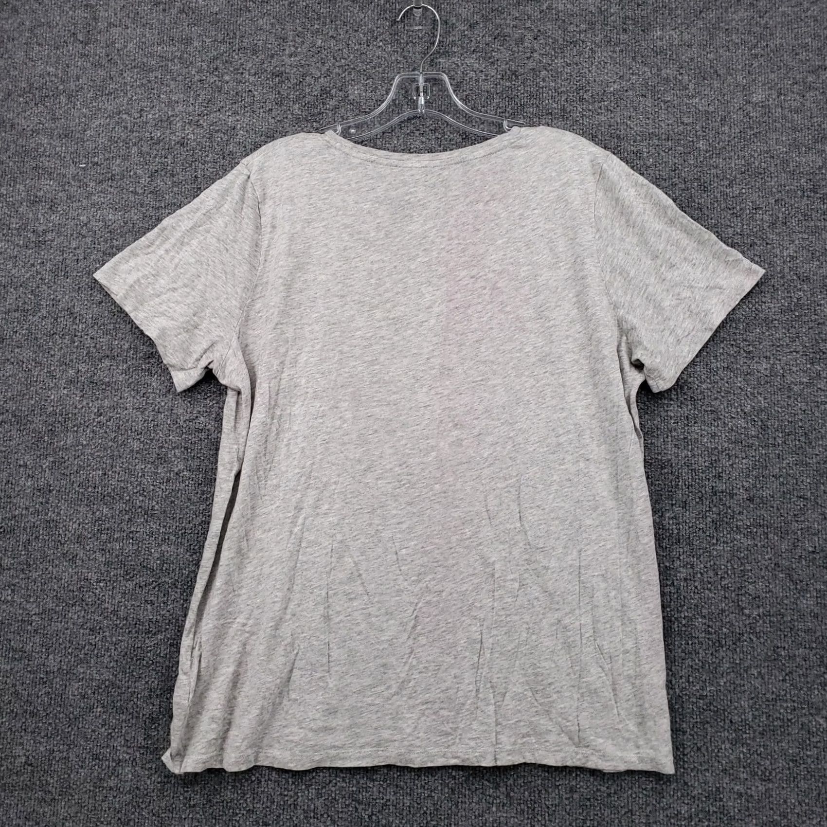 Banana Republic Banana Republic T Shirt Womens L Gray Short Sleeve Crew Neck Love Is The Answer Size L / US 10 / IT 46 - 2 Thumbnail