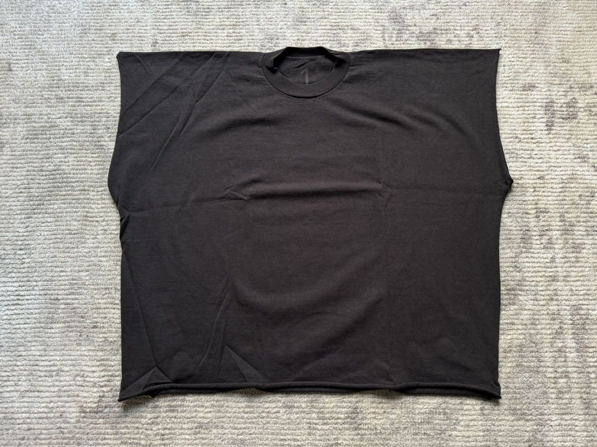 Gosha Rubchinskiy Size 1 Yeezy One Box Tee Shirt Yzy Vultures Tour Merch Size US S / EU 44-46 / 1 - 2 Thumbnail