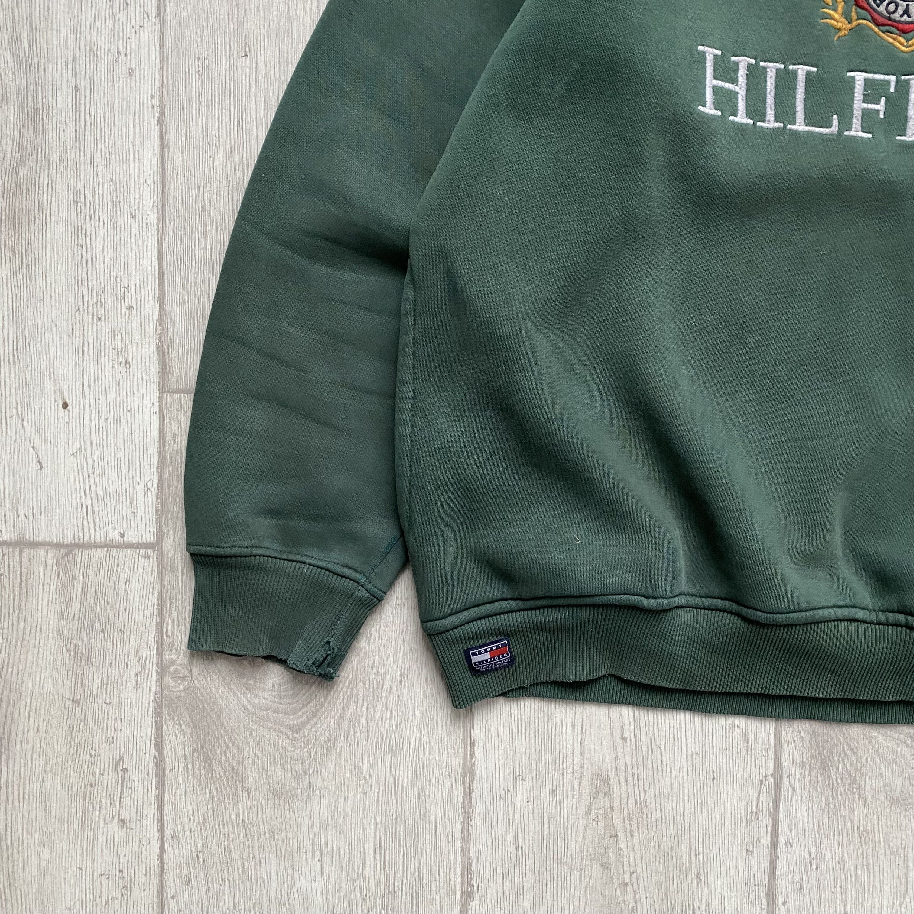 Tommy Hilfiger Vintage 00s Trashed Tommy Hilfiger Big Logo Sweatshirt Faded Size US L / EU 52-54 / 3 - 2 Thumbnail
