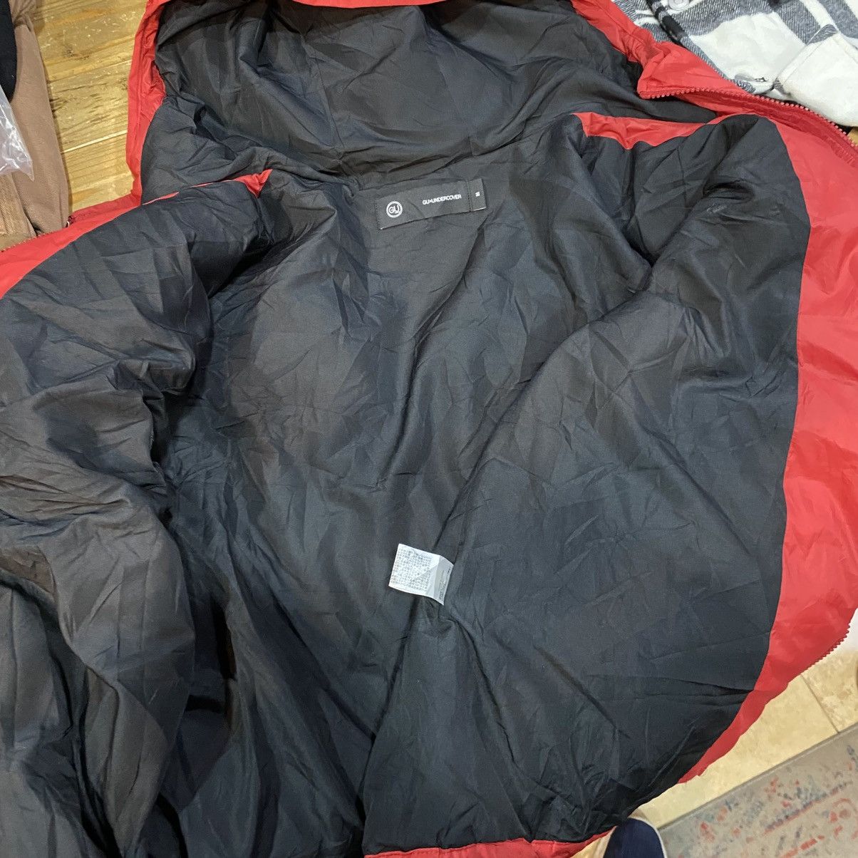 Japanese Brand × Undercover Undercover GU Padded Puffer Jacket Red M Size US M / EU 48-50 / 2 - 11 Thumbnail