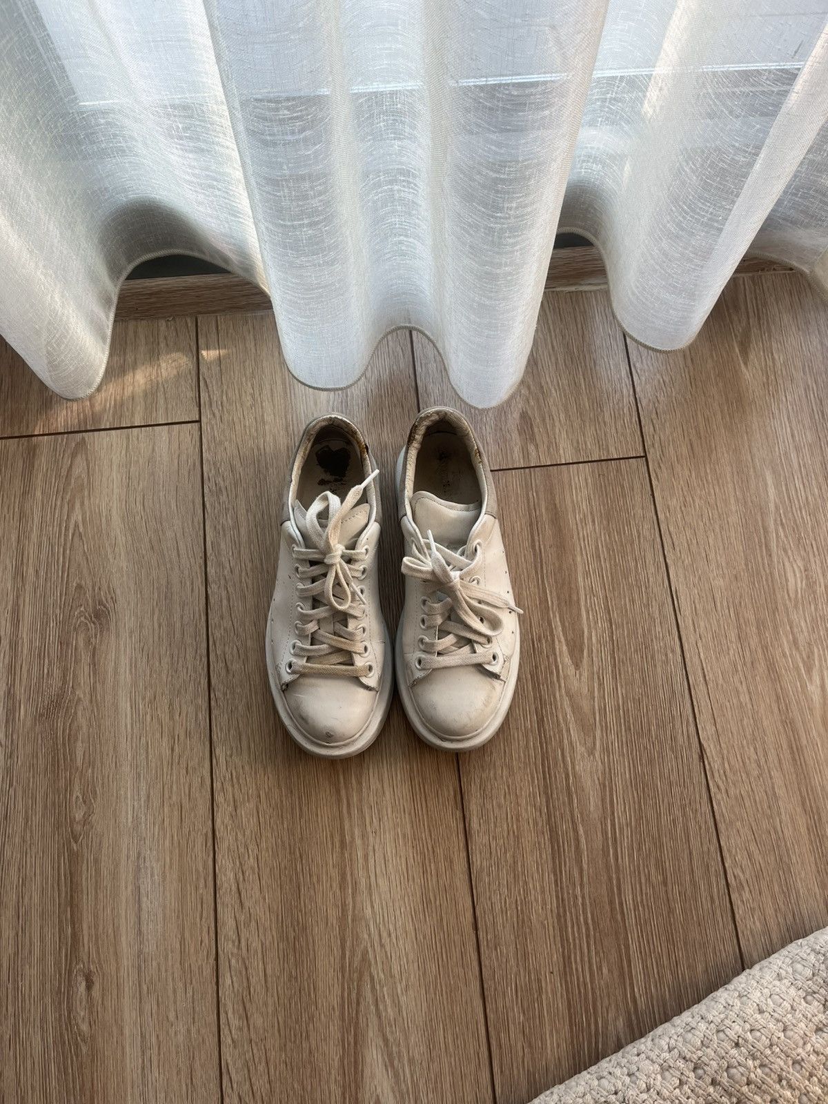 Alexander McQueen very worn mcqueen Size US 7 / IT 37 - 2 Thumbnail