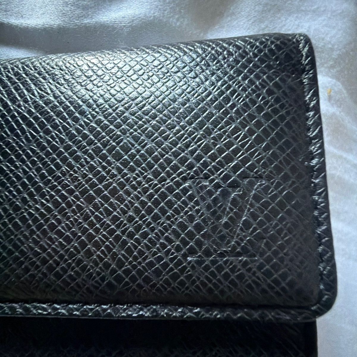 Louis Vuitton Louis Vuitton Black Taiga Key Holder Size ONE SIZE - 5 Thumbnail