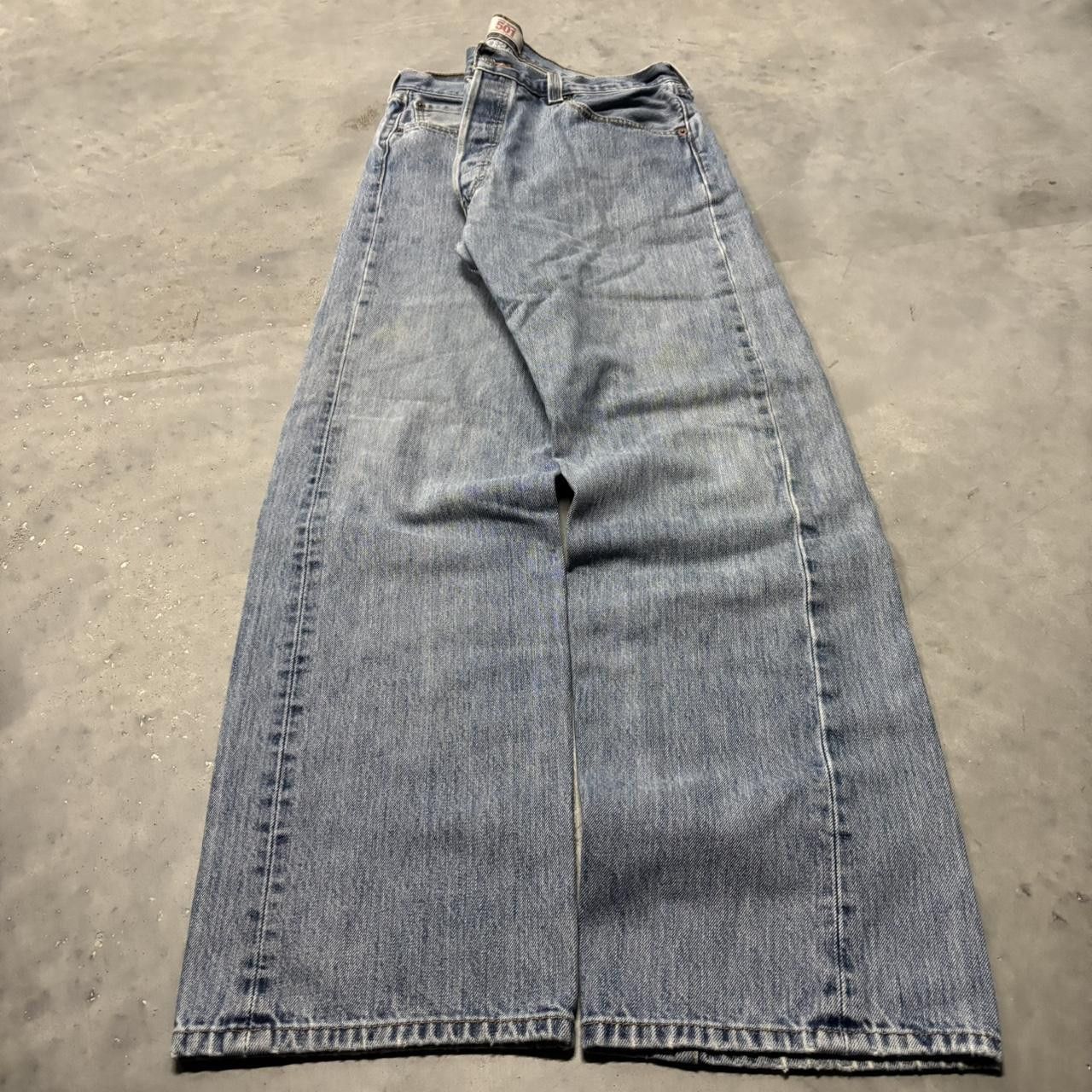 Levi's × Vintage Crazy Vintage Y2K/2000s Grunge Medium Wash Levi’s 501 Essential Denim Jeans! Size US 34 / EU 50 - 3 Thumbnail