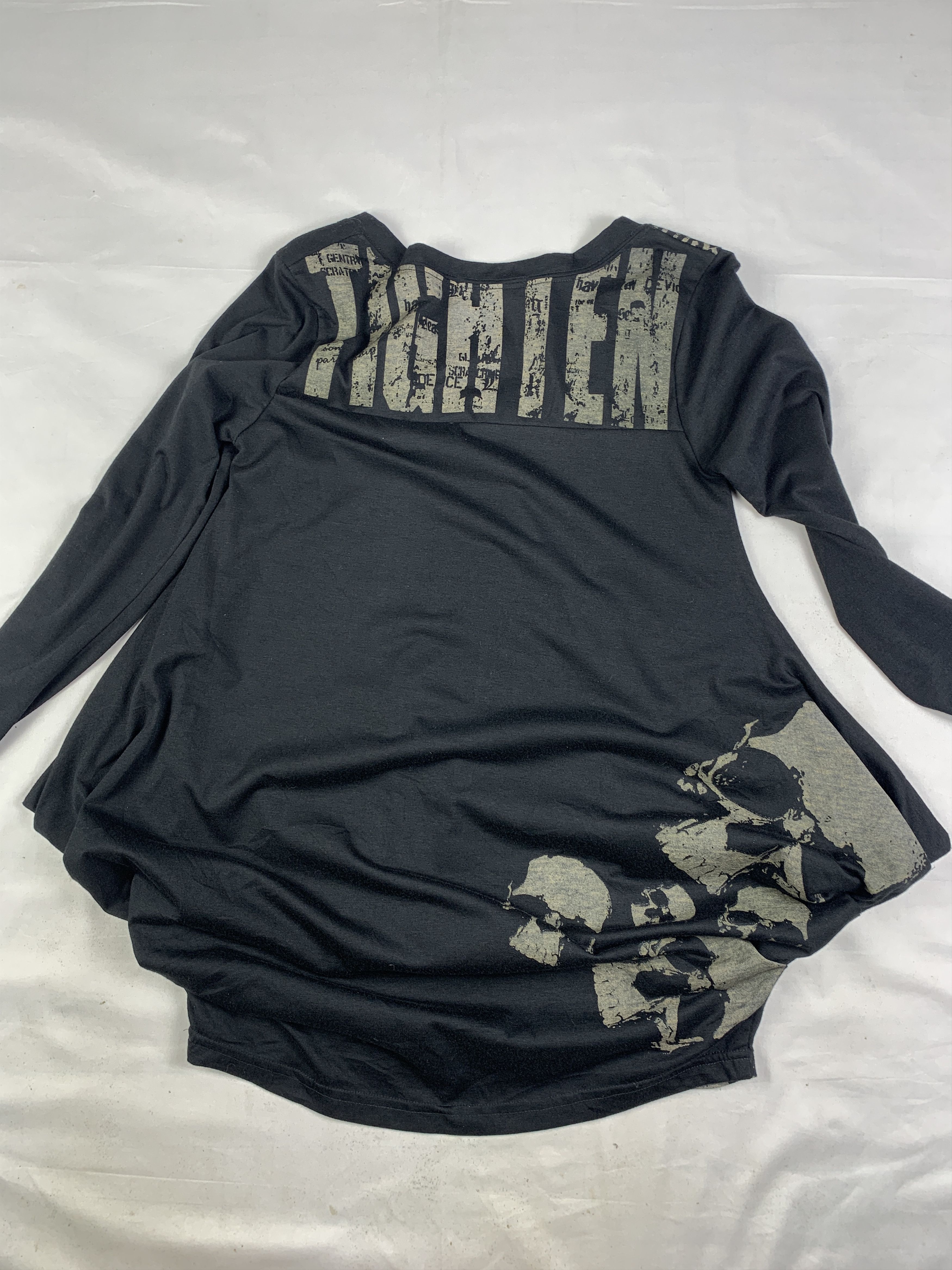 Japanese Brand Ghost of Harlem Cross Skull Poem Dressy Bat Top (F) Size ONE SIZE - 4 Thumbnail