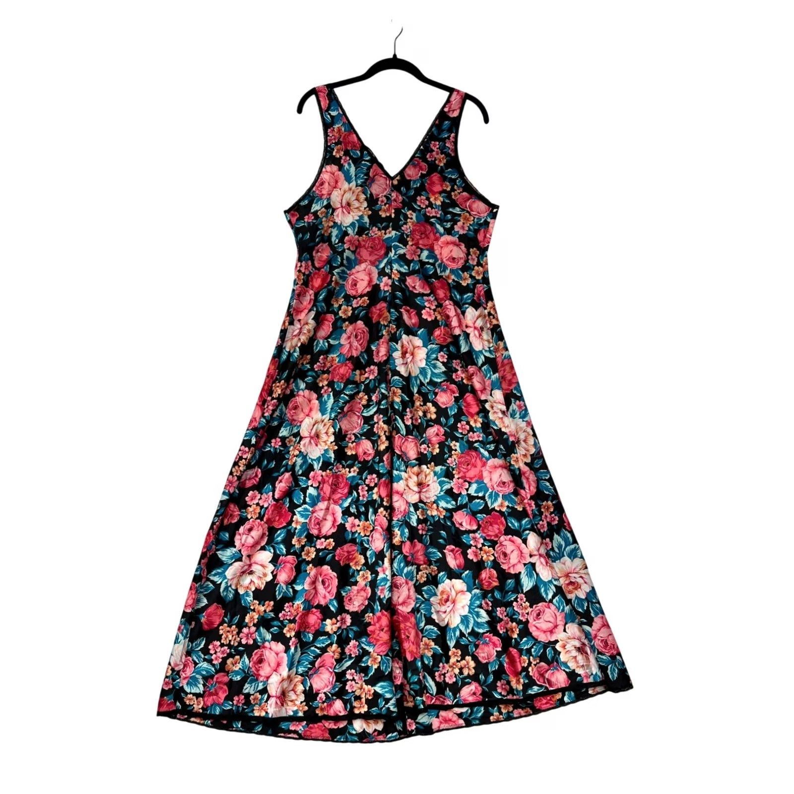 Vintage VINTAGE Vanity Fair Nightgown Dress Womens M Black Nylon Floral Sleeveless Lace 1970s Eveningwear Scarce/Like New Size M / US 6-8 / IT 42-44 - 2 Thumbnail
