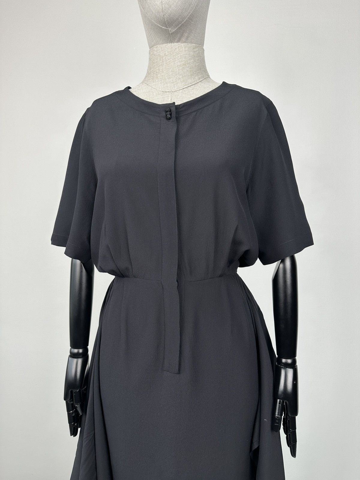 Salvatore Ferragamo SALVATORE FERRAGAMO 100% Silk Crepe Wrap Button Dress Black Size M / US 6-8 / IT 42-44 - 8 Thumbnail