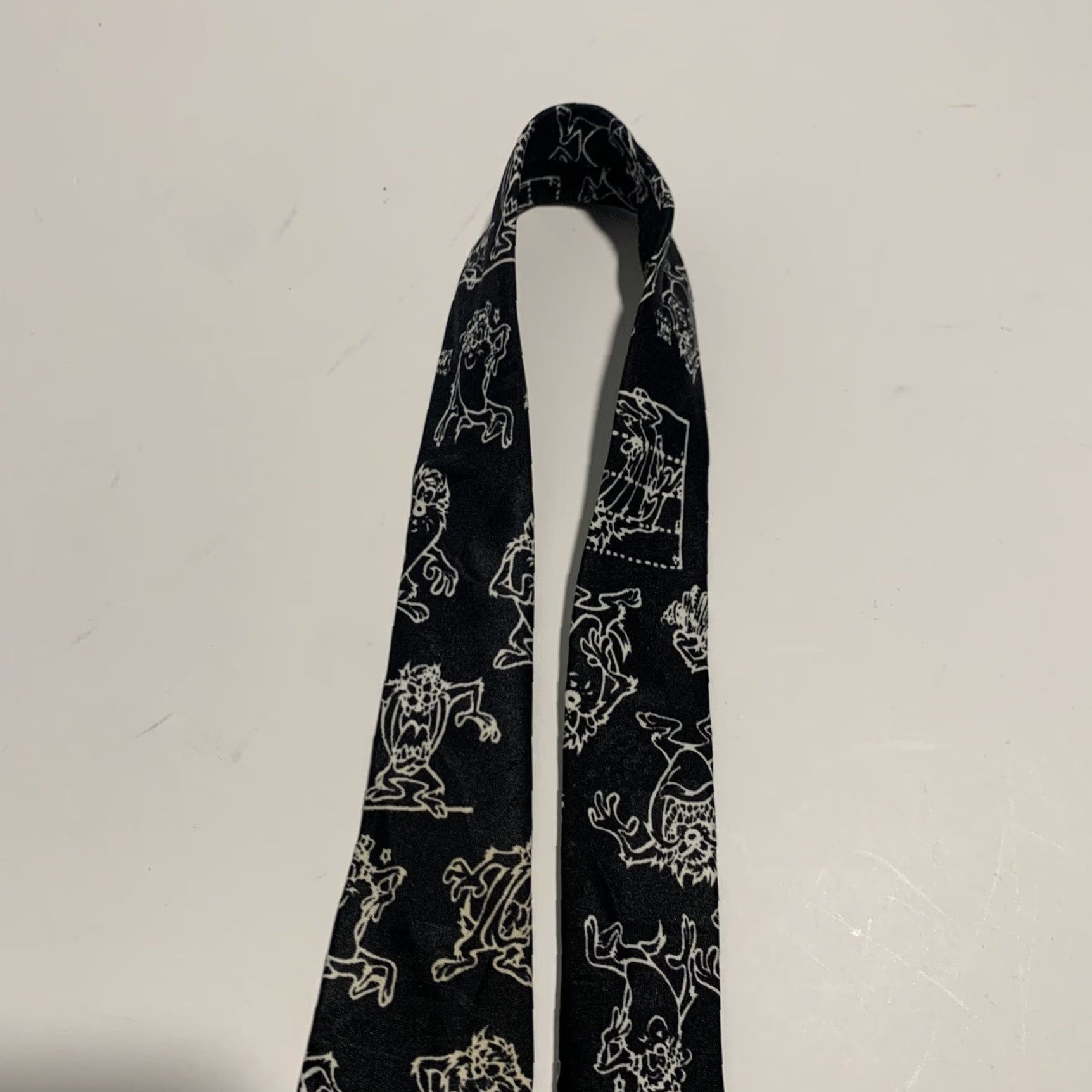 Vintage VINTAGE Looney Tunes Taz Tie 1995 Men Tie Black Polyester 57"-60" Geometric Cartoon Size ONE SIZE - 5 Thumbnail