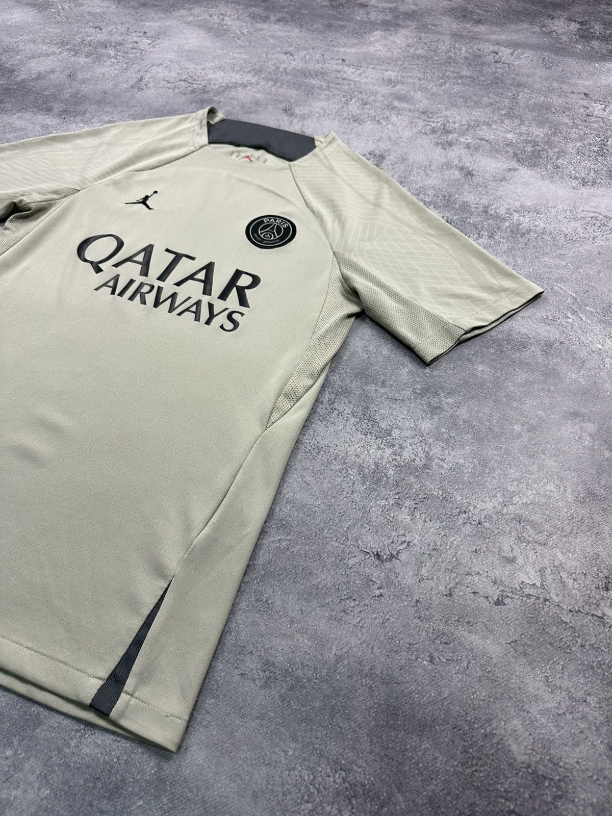 Jordan Brand Nike Jordan PSG 2023/2024 Paris Saint-Germain Soccer Jersey Size US S / EU 44-46 / 1 - 4 Thumbnail