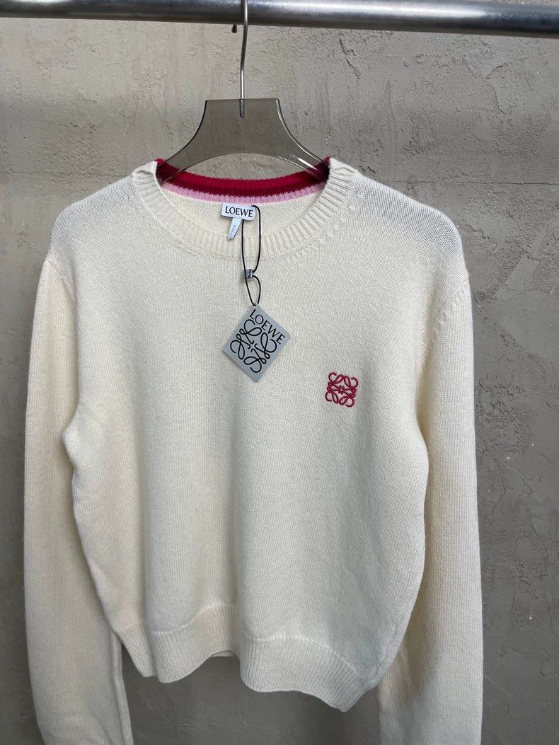 Loewe loewe Beige embroidered small logo wool round-neck sweater Size US S / EU 44-46 / 1 - 3 Thumbnail