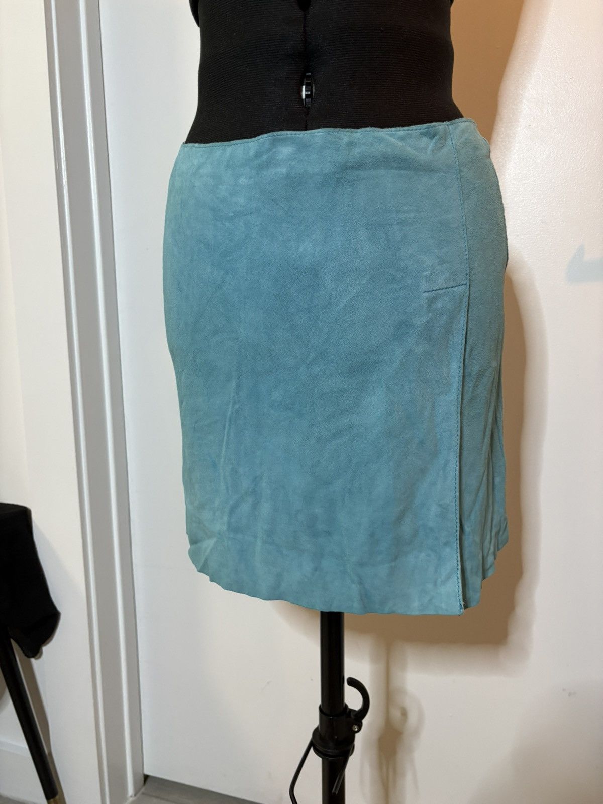 Dolce & Gabbana Blue suede dolce and gabana skirt Size 32" / US 10 / IT 46 - 1 Thumbnail
