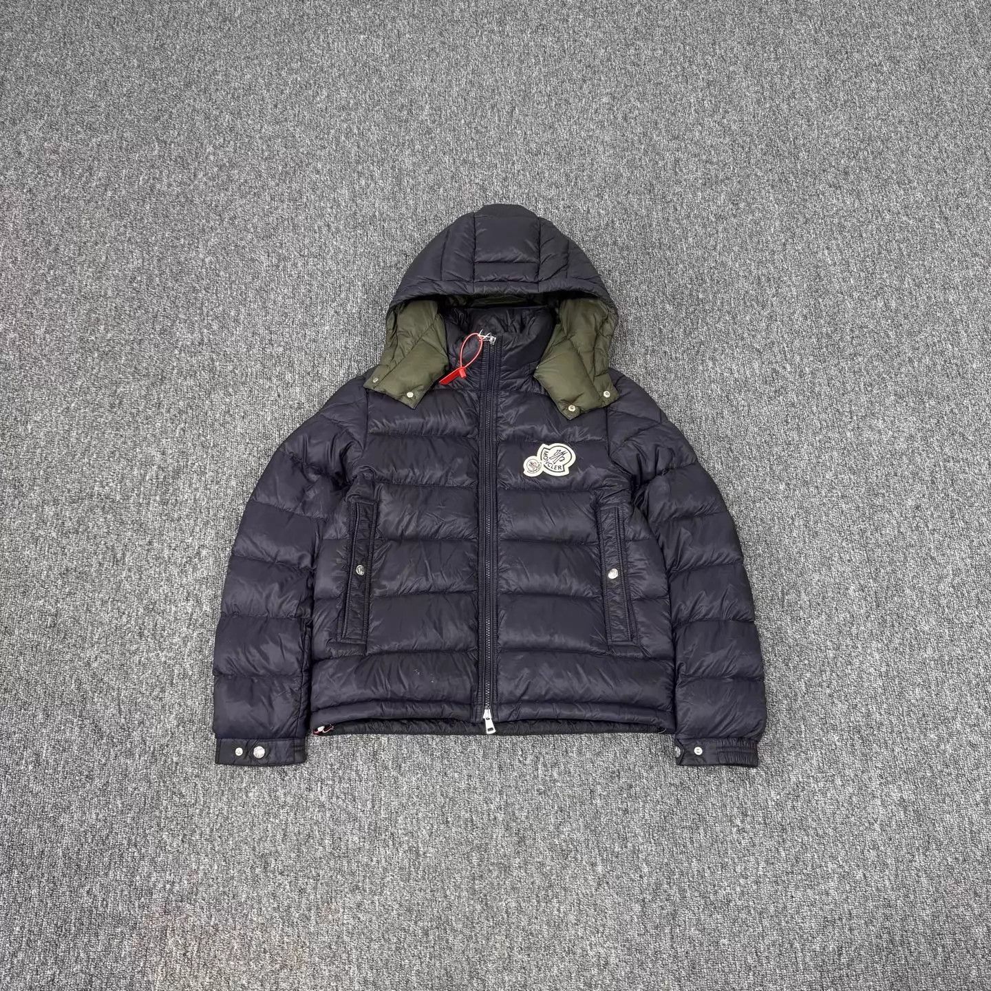 Moncler Moncler Bramant B Logo Hooded Down Jacket Size 2 98N Size XS / US 0-2 / IT 36-38 - 1 Thumbnail
