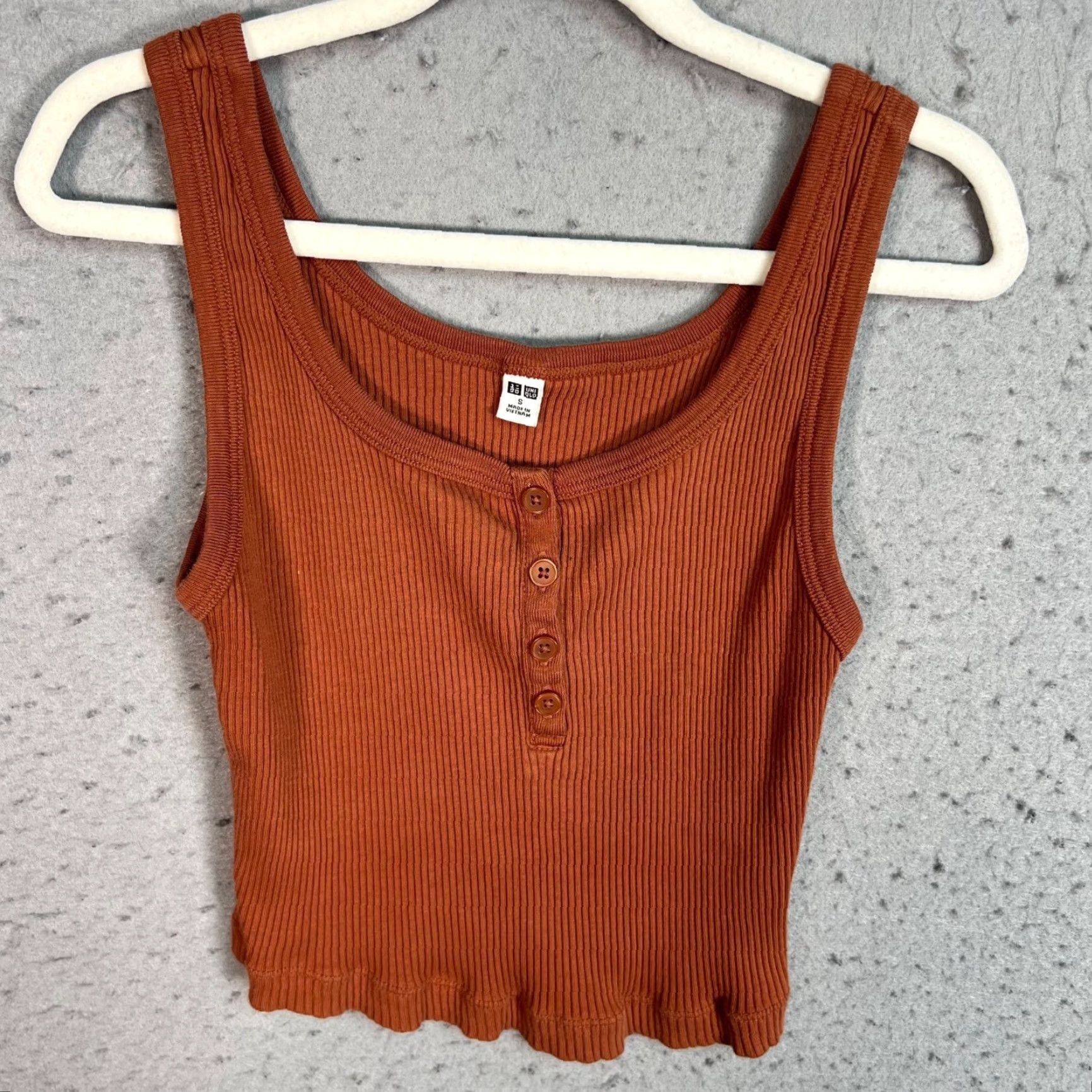Uniqlo Uniqlo Womens Small Ribbed Rust Orange Henley Tank Top Shirt Tank Adult Womens Small Orange Cotton Cotton Blend Casual Sleeveless Spring Summer Womens Size S / US 4 / IT 40 - 2 Thumbnail