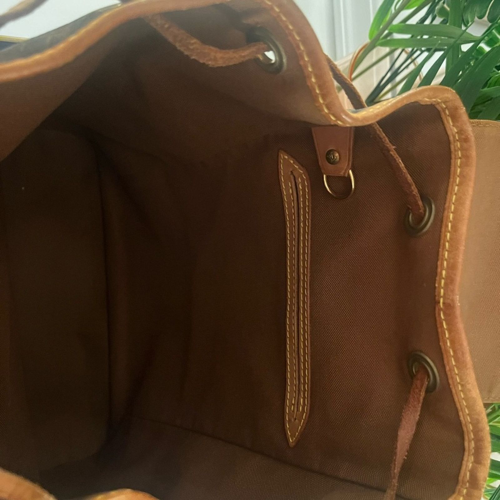 Louis Vuitton Louis Vuitton Monogram Backpack Authentic, great condition Size ONE SIZE - 11 Thumbnail