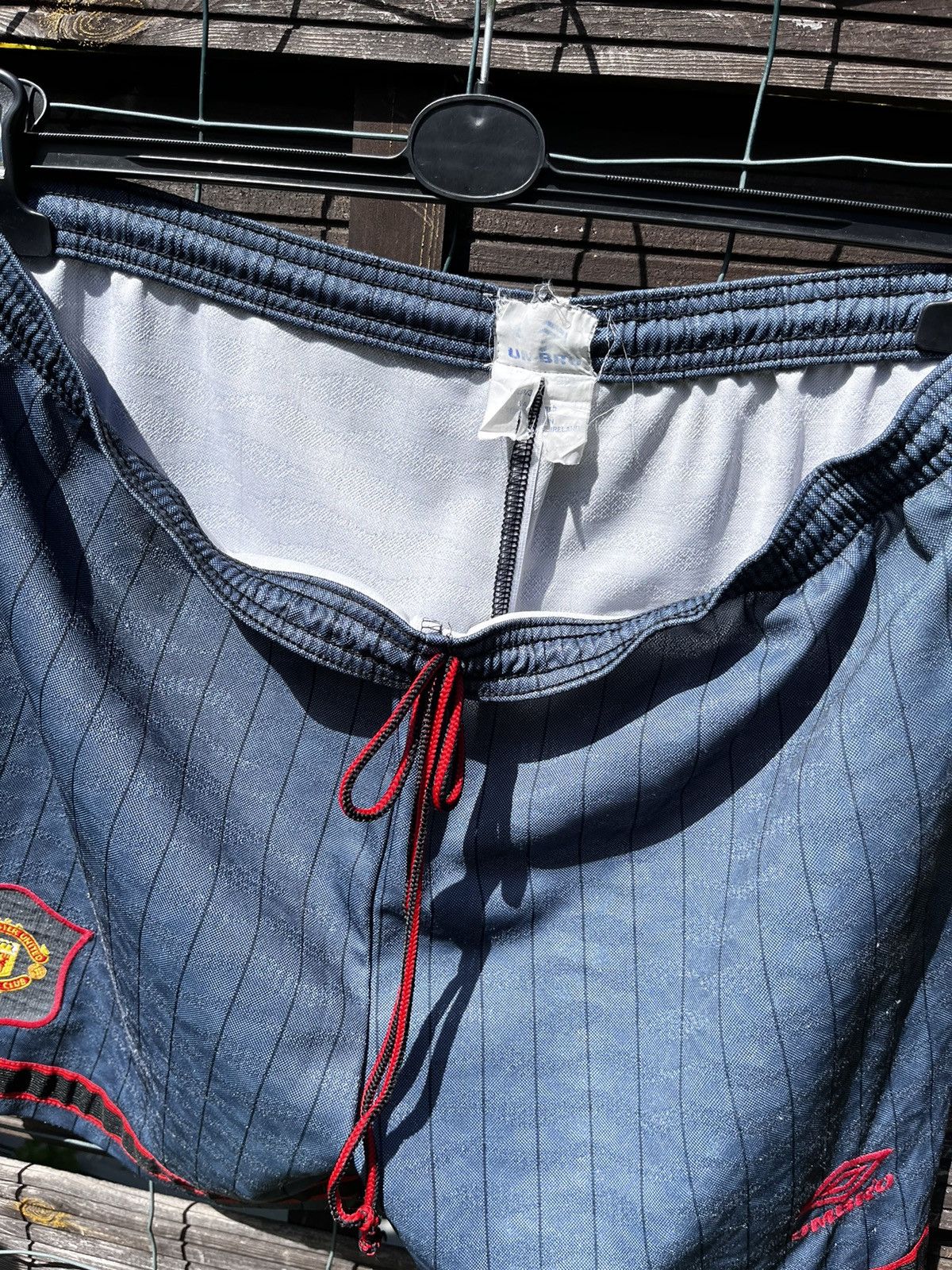Vintage ⚽️ MANCHESTER UNITED 1995 1996 VINTAGE SOCCER SHORTS FOOTBALL Size US 34 / EU 50 - 8 Thumbnail
