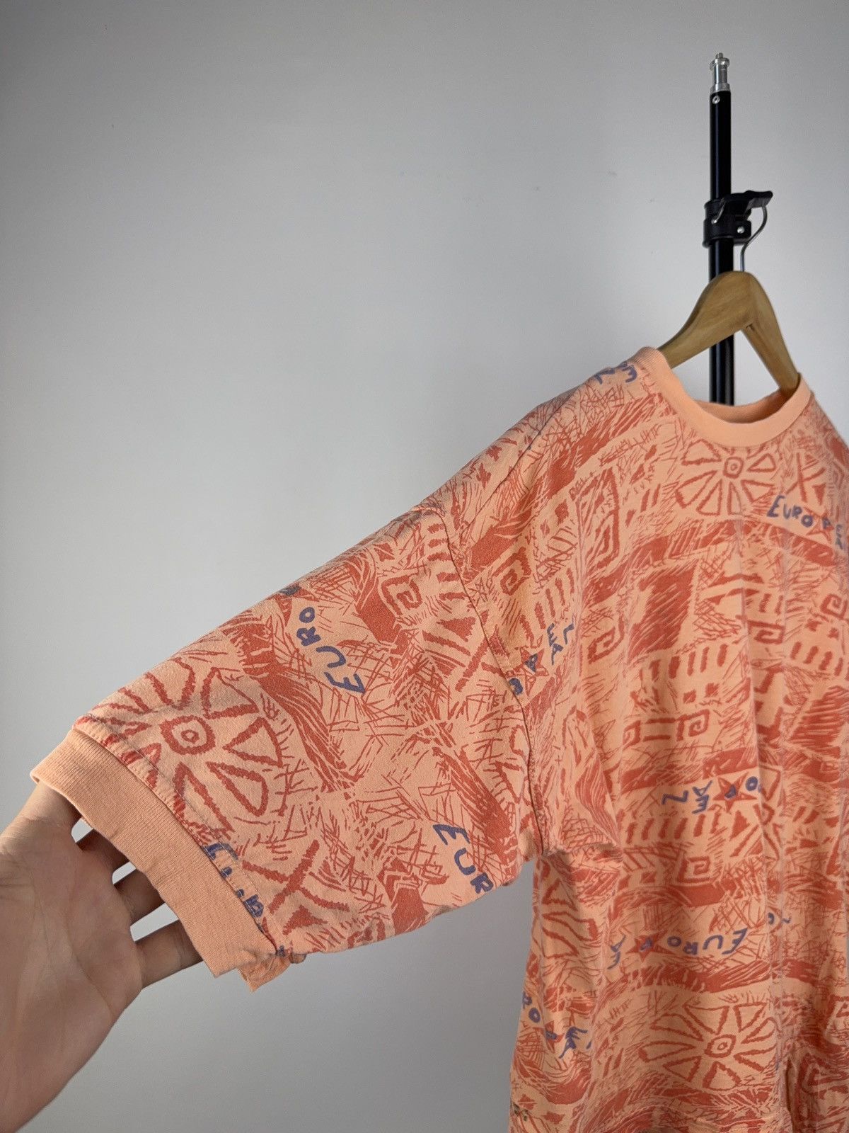 Japanese Brand × Vintage Vintage 80s European Monogram Japanese Art print T shirt Size US S / EU 44-46 / 1 - 6 Thumbnail