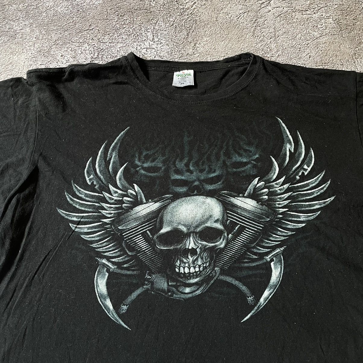 Band Tees Vintage Y2K BONES ABSTRACT CREEPY FACE ANGRY M Size US M / EU 48-50 / 2 - 5 Thumbnail