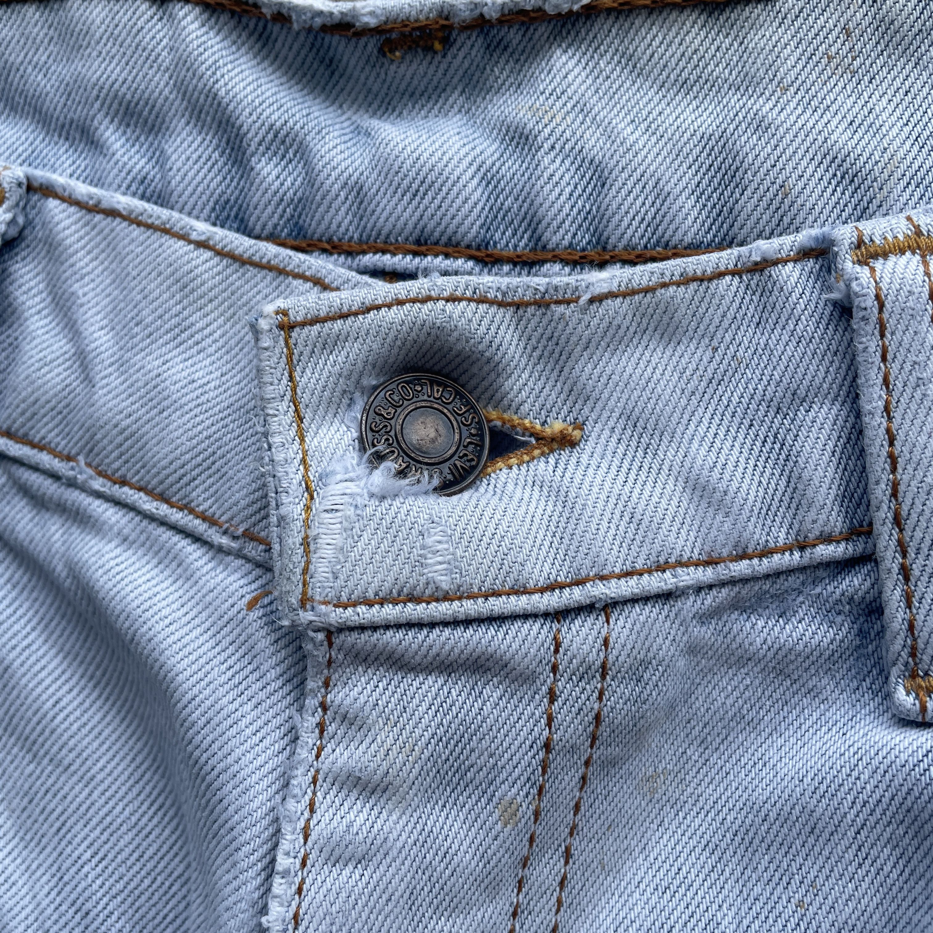 Levi's VINTAGE LEVI’S JEANS FADED LIGHTWASH DENIM DISTRESSED PANTS Size US 31 - 6 Thumbnail