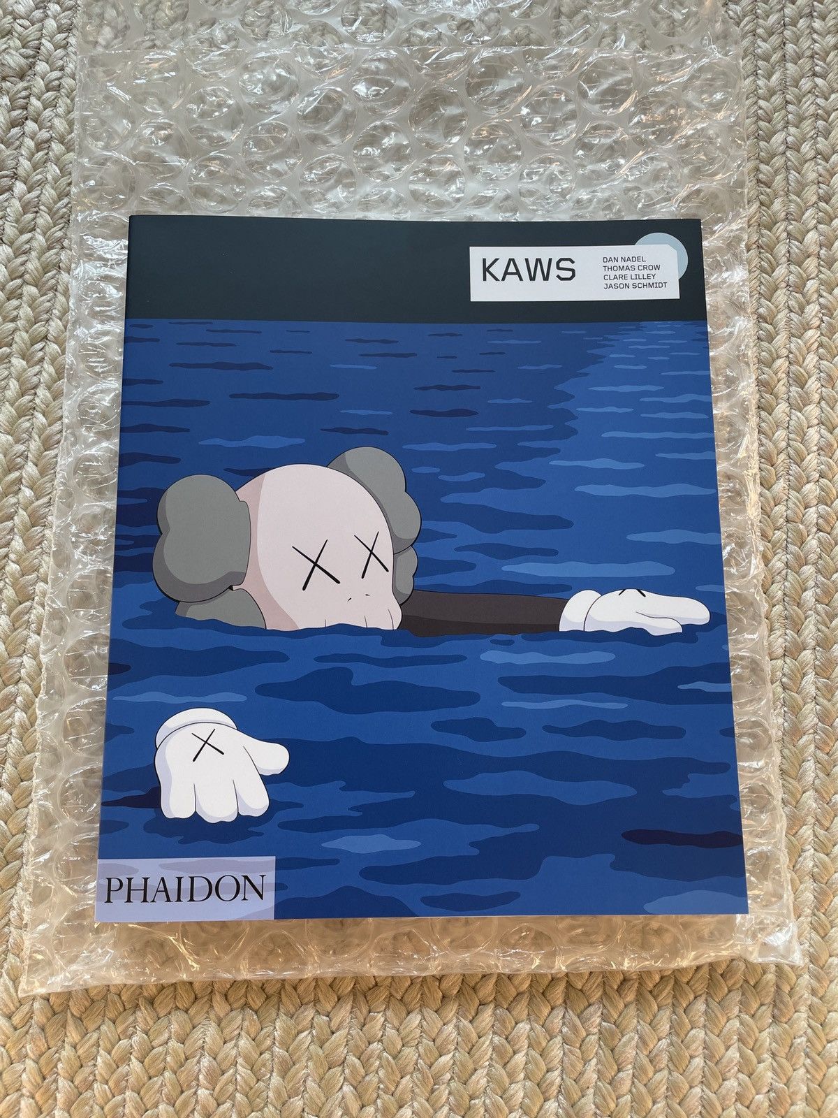 Kaws × Uniqlo KAWS X UNIQLO BOOK Size ONE SIZE - 1 Thumbnail