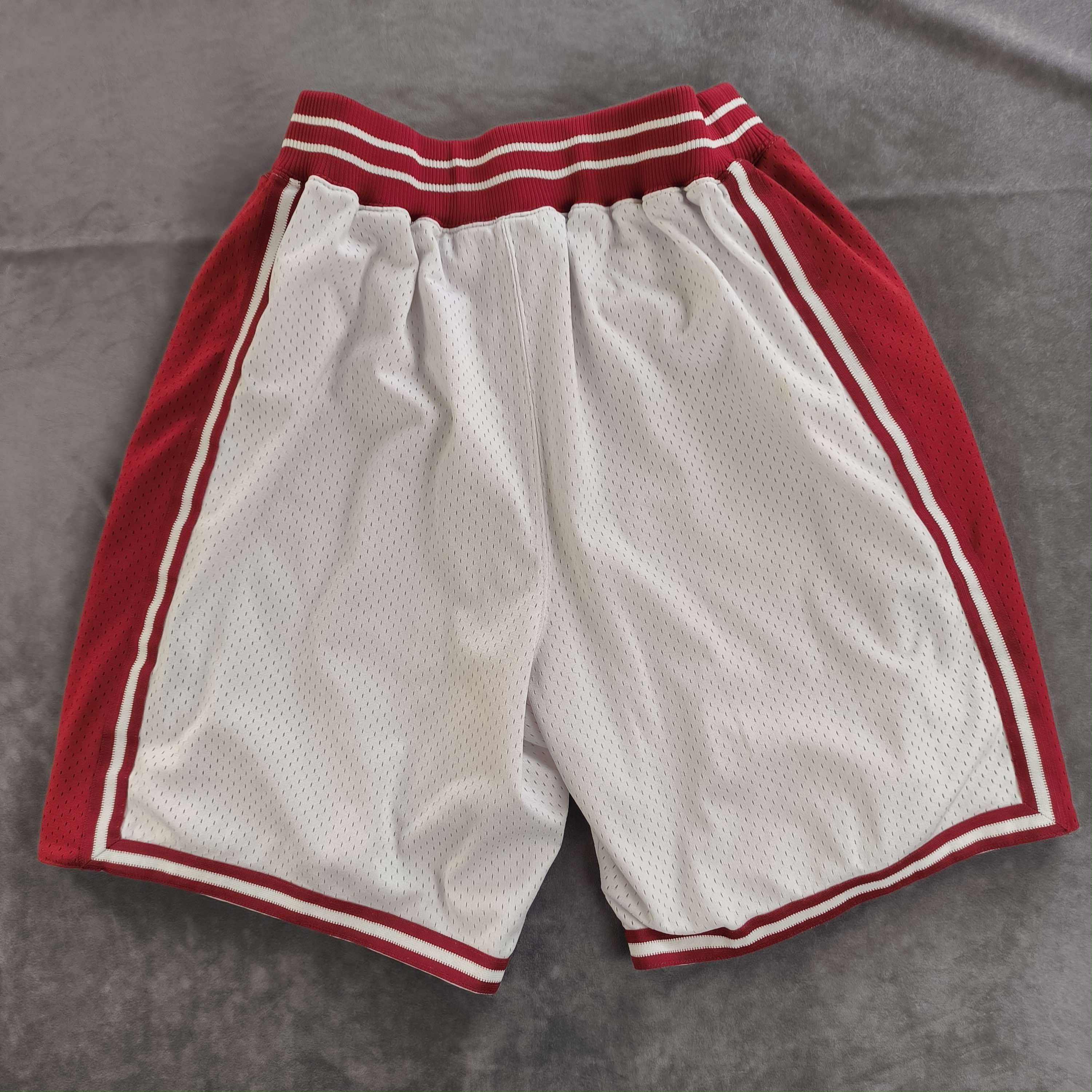 Nike Cleveland Cavaliers Nike Throwback NBA shorts size L Size US 36 / EU 52 - 2 Thumbnail