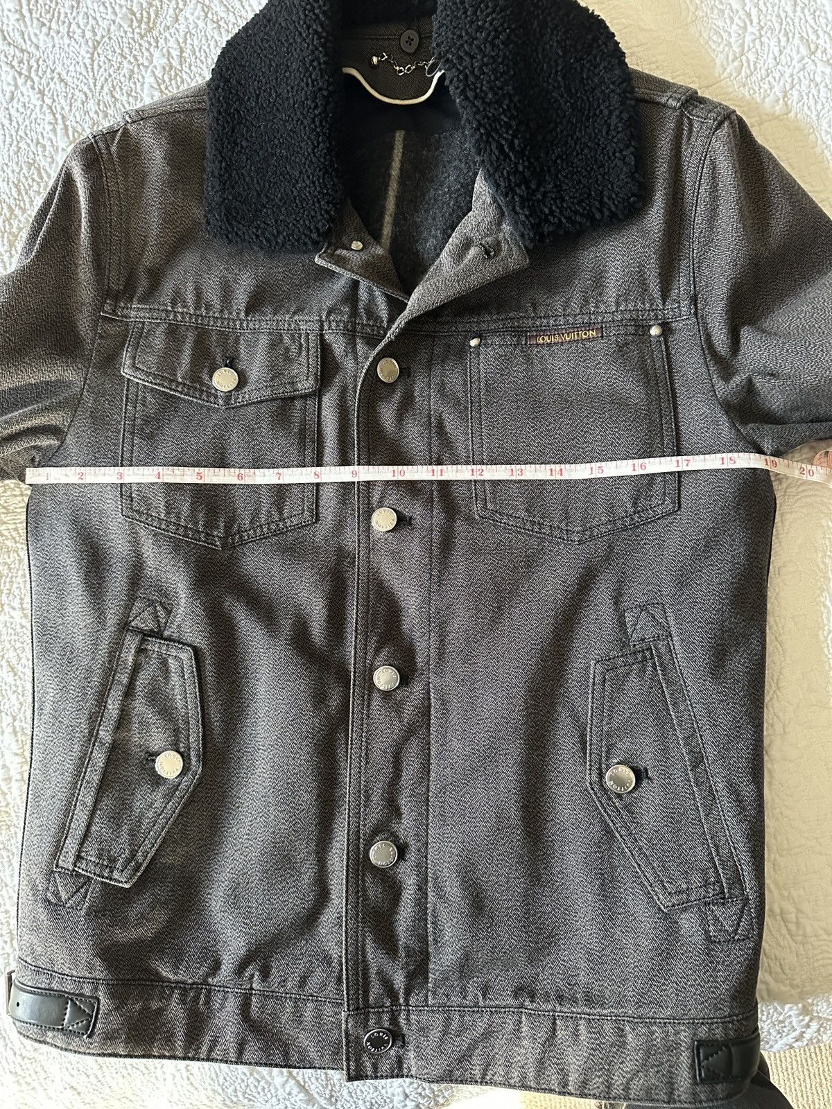 Louis Vuitton Authentic Louis Vuitton Denim Jacket with Shearling Collar Size US S / EU 44-46 / 1 - 21 Thumbnail