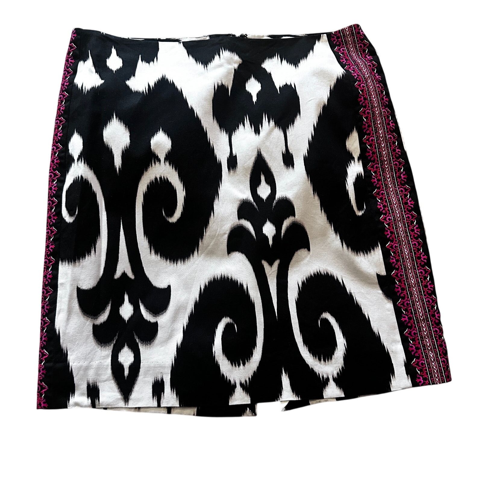 White House Black Market WHITE HOUSE BLACK MARKET Abstract Embroidered Skirt size 10 Size 32" / US 10 / IT 46 - 2 Thumbnail
