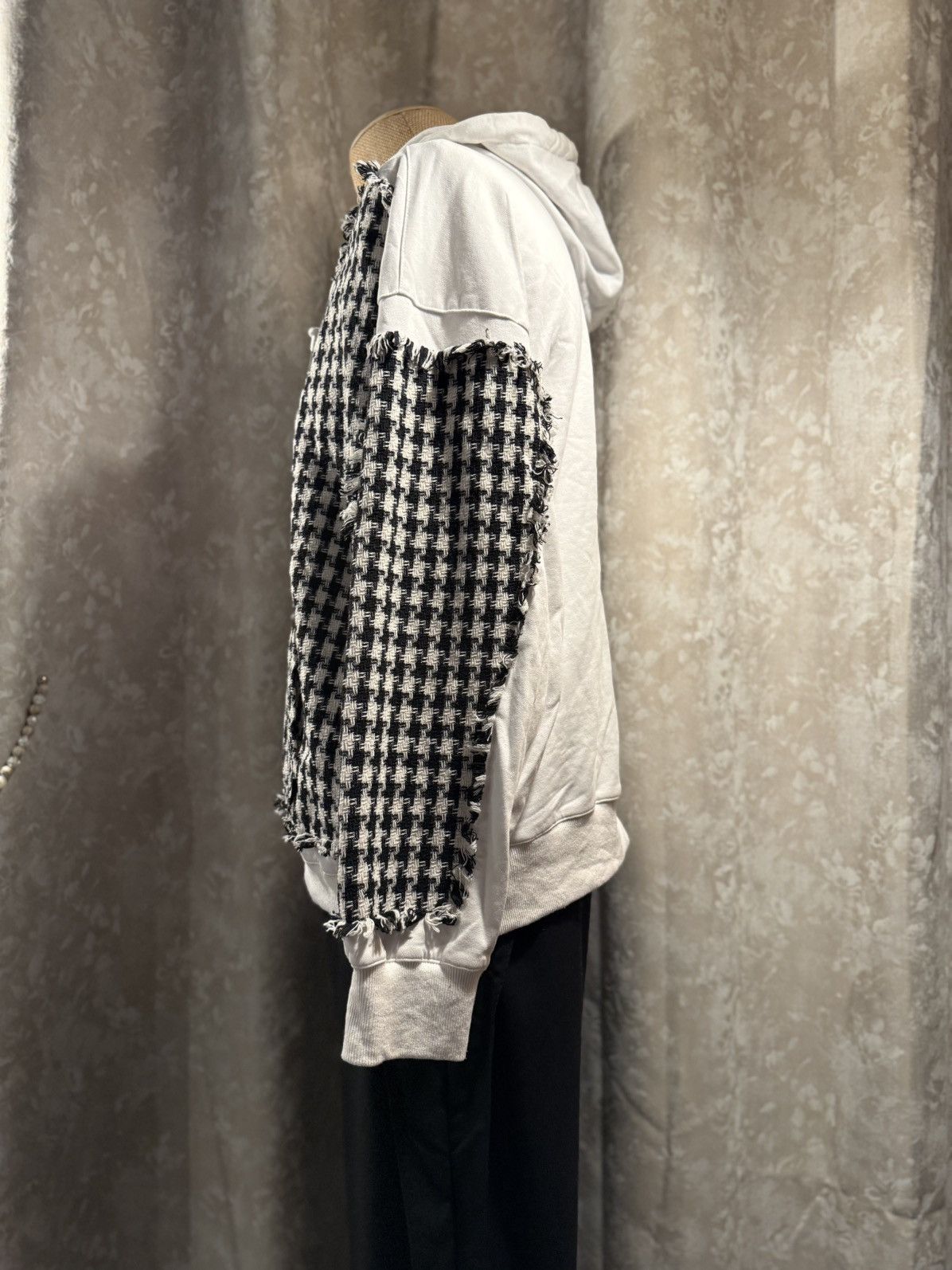 Other Fringe-Edge Houndstooth Hoodie – Urban Street Meets Cozy Size US L / EU 52-54 / 3 - 4 Thumbnail
