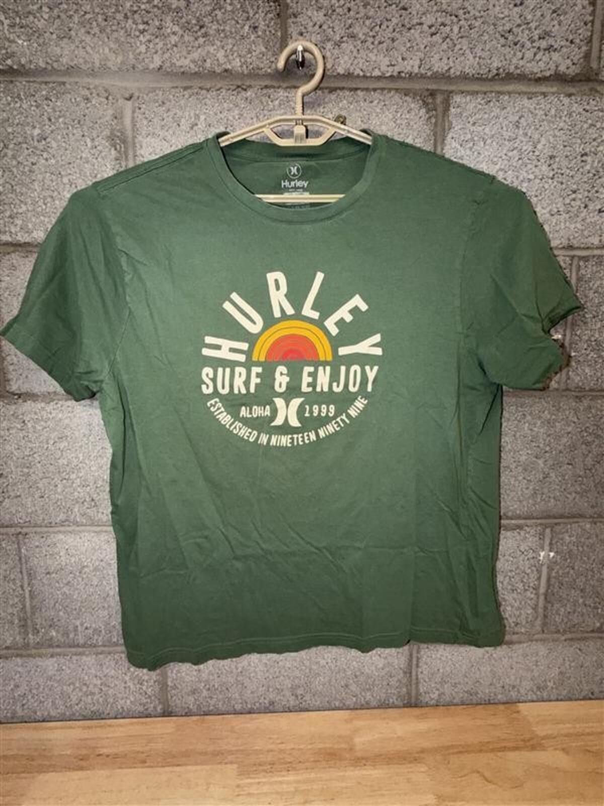 Hurley Hurley Surf Enjoy Tee Size 2XL 2010s Green Beach Graphic Size US XL / EU 56 / 4 - 1 Thumbnail