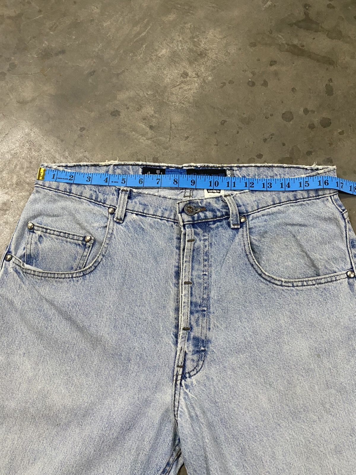 Levi's Vintage Levis Silver Tab Relaxed Wash Blue Distressed @310 Size US 33 - 11 Thumbnail
