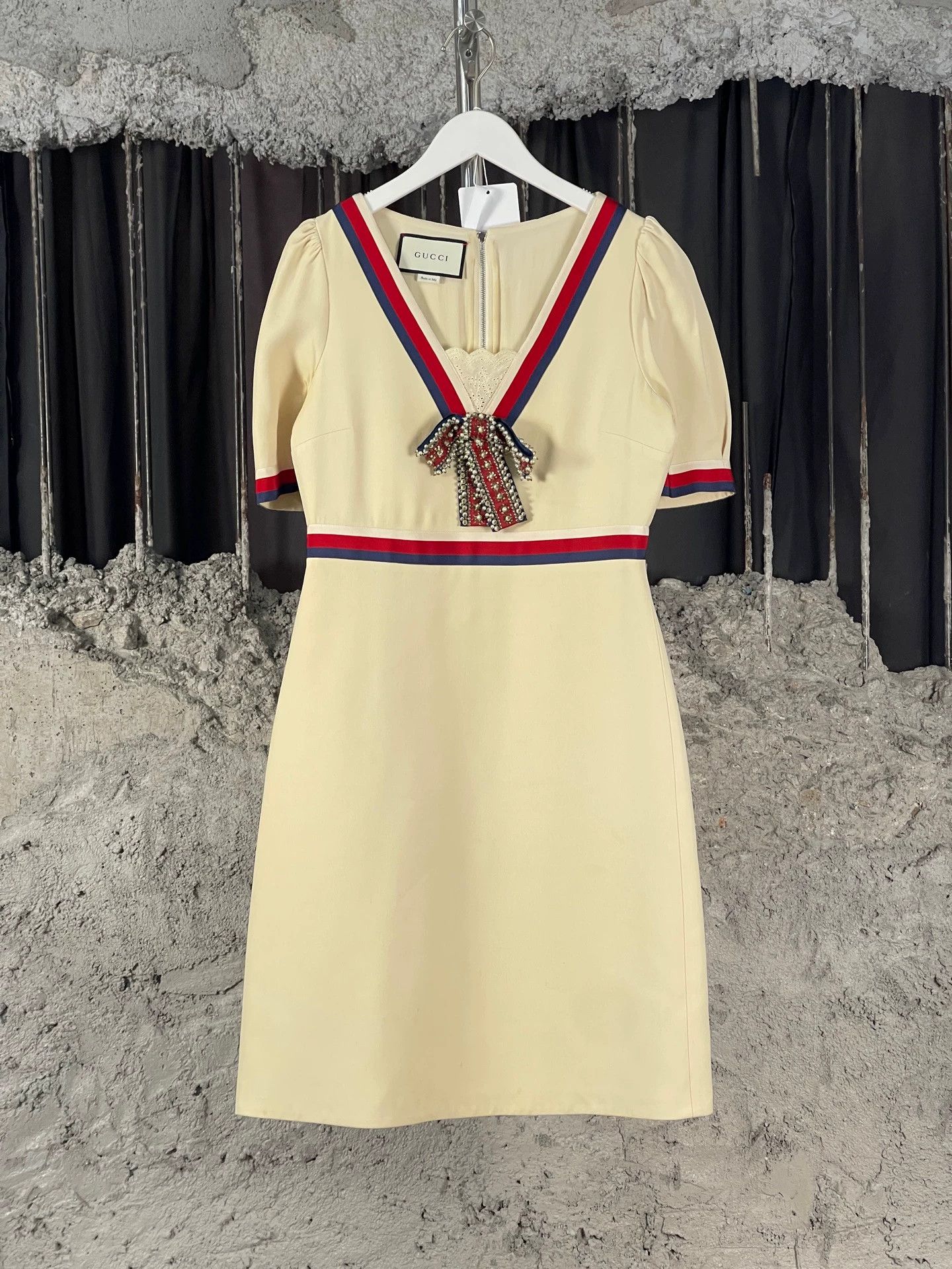 Gucci Gucci Women's Pearl Bow Dress Size 40 Size S / US 4 / IT 40 - 1 Thumbnail