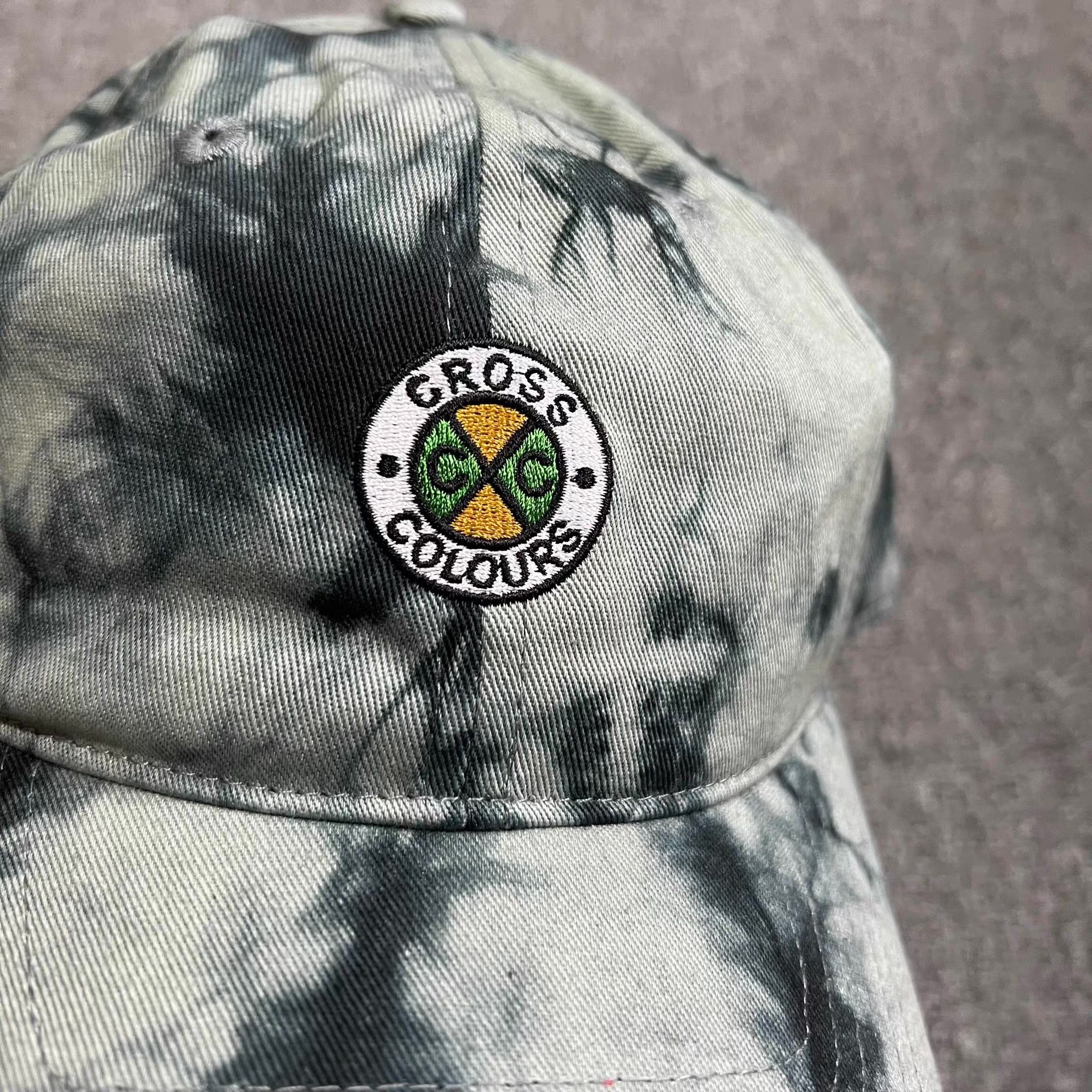 Cross Colours Cross Embroidered Tie-Dye Curved BrimBaseball Cap Visor。 Q7 Size ONE SIZE - 2 Thumbnail