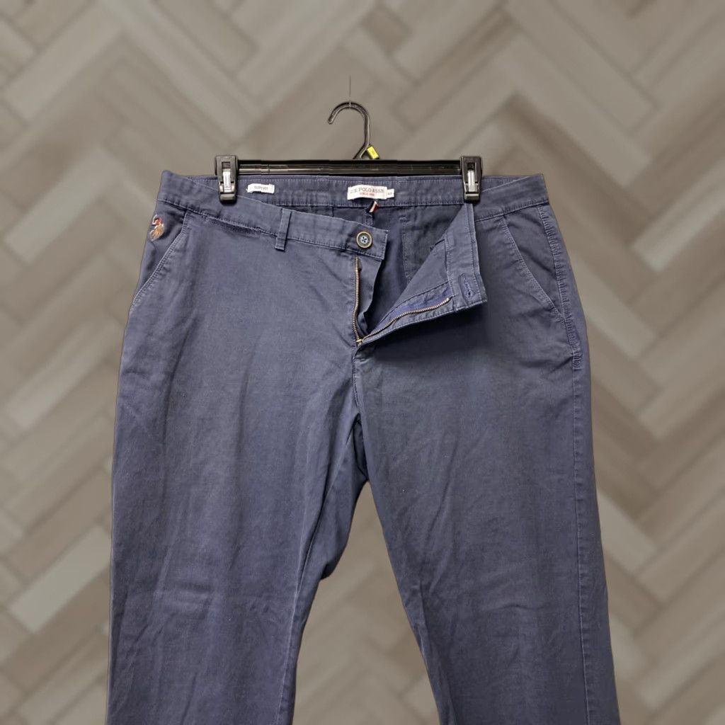 Vintage VINTAGE US Polo Assn Chino Pants Men’s Size W40 L32 Navy Slim Fit Casual 2000s Size US L / EU 52-54 / 3 - 1 Thumbnail