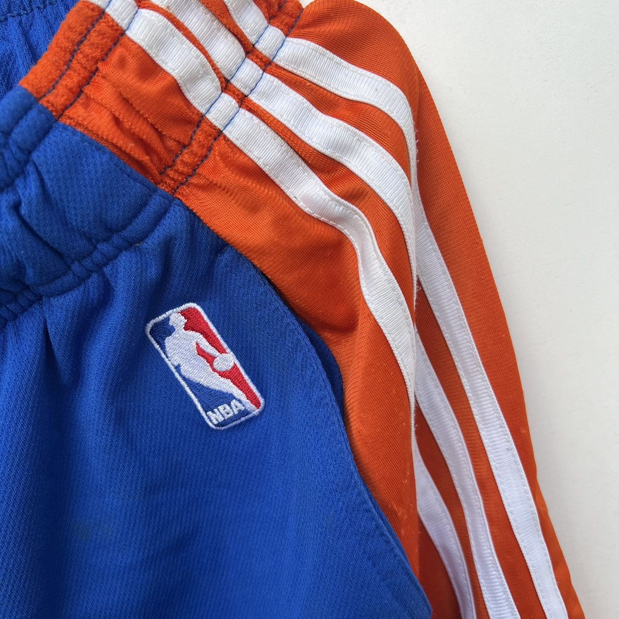 Adidas × NBA NYK New York Knicks adidas shorts nba Size US 34 / EU 50 - 4 Thumbnail