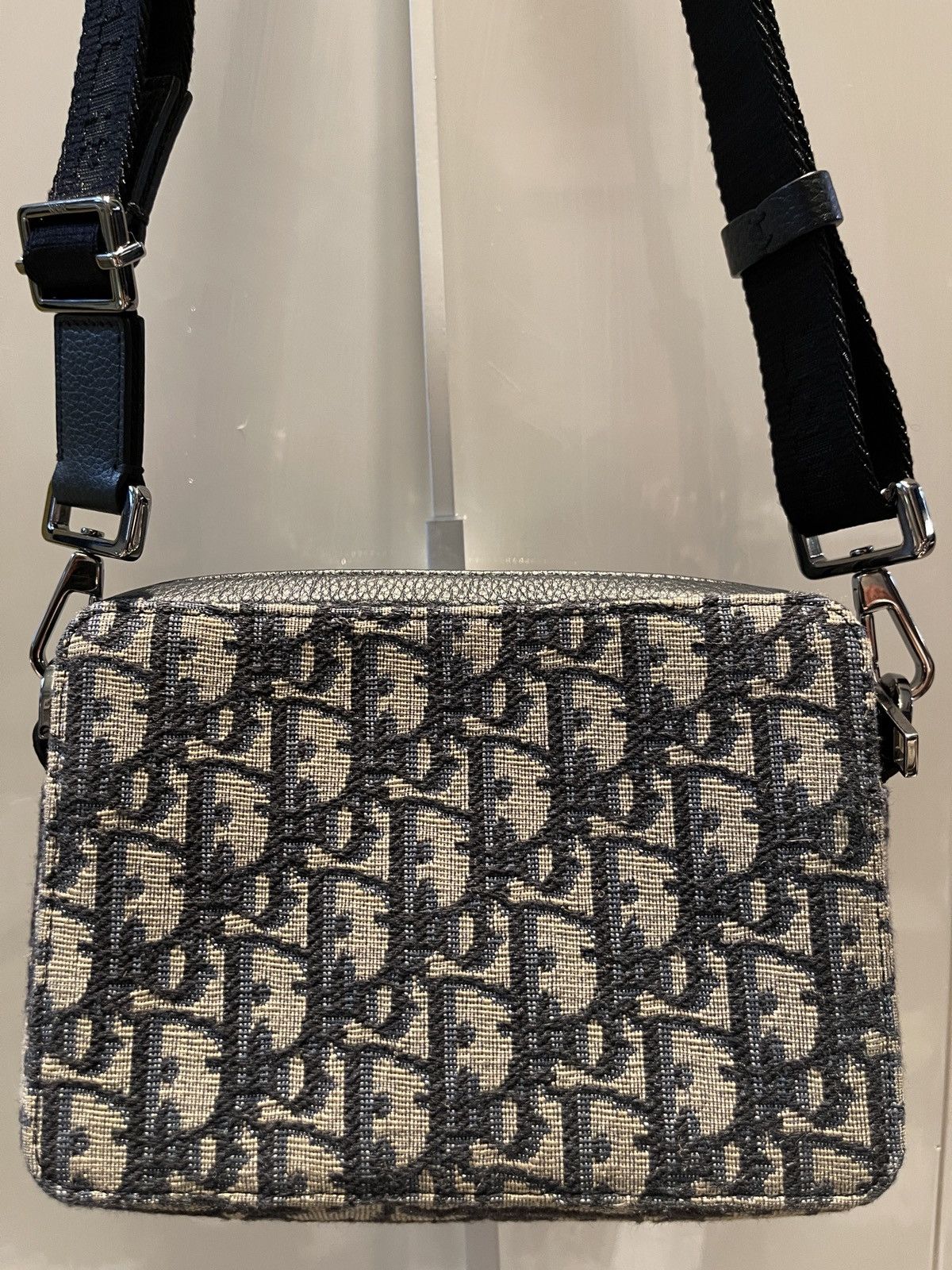 Dior Dior Essentials - Zipped Pouch with Strap Size ONE SIZE - 3 Thumbnail