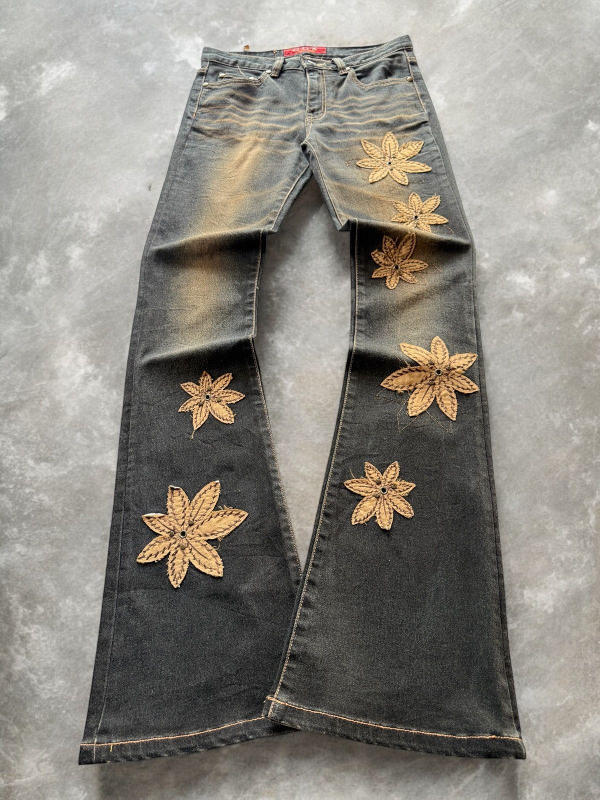 Japanese Brand Cosmo Japan Weed Leaf Suede Patch Mud Fade Flared Jeans Size US 27 - 1 Thumbnail