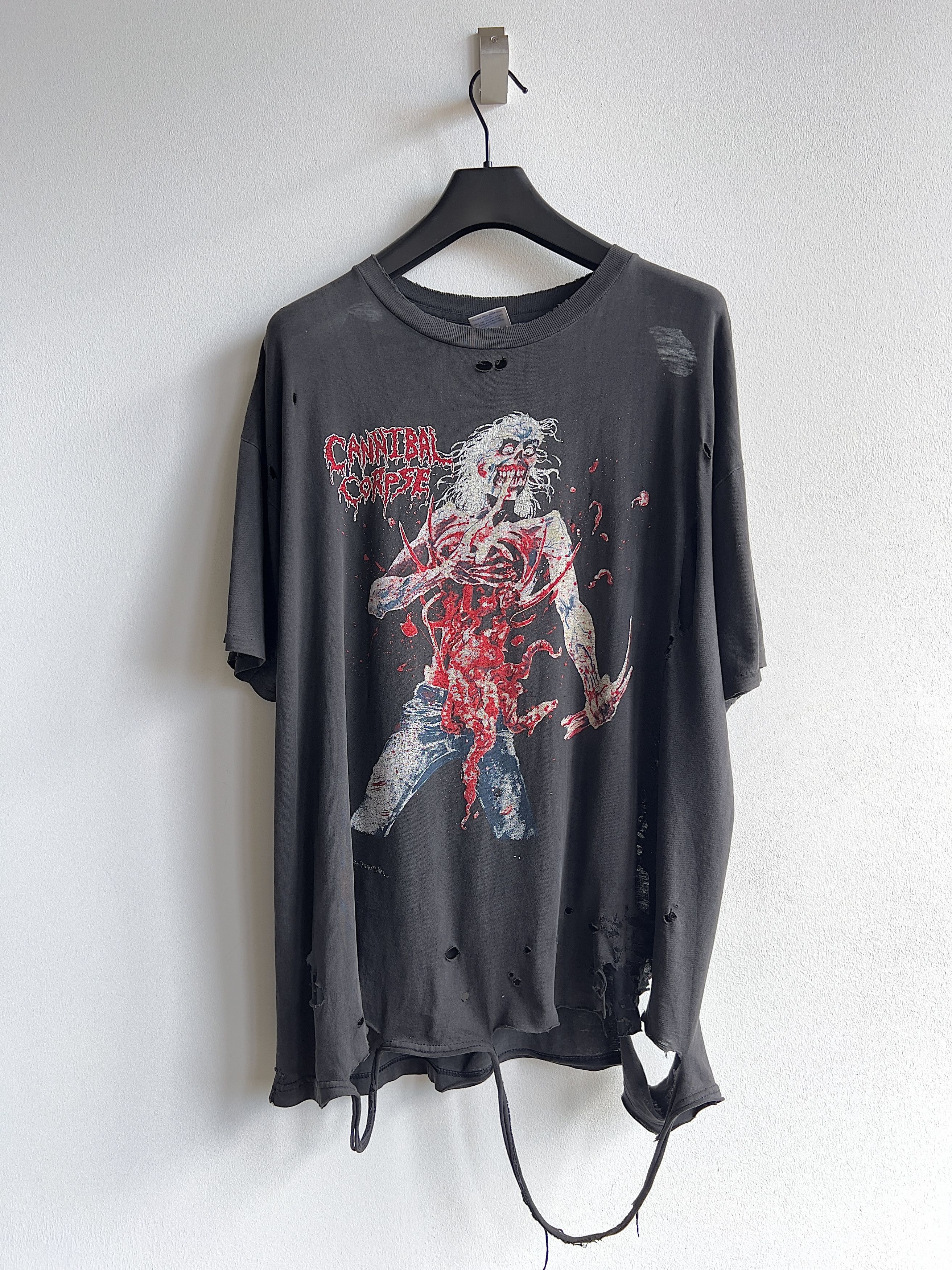 Band Tees Vintage Perfectly Thrashed Cannibal Corpse 90s Band Tee Size US XL / EU 56 / 4 - 12 Thumbnail