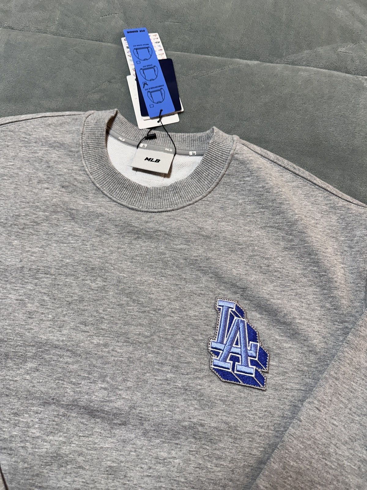 MLB New LA Dodgers graphic Crewneck Sweatshirt Size LARGE Size US L / EU 52-54 / 3 - 4 Thumbnail