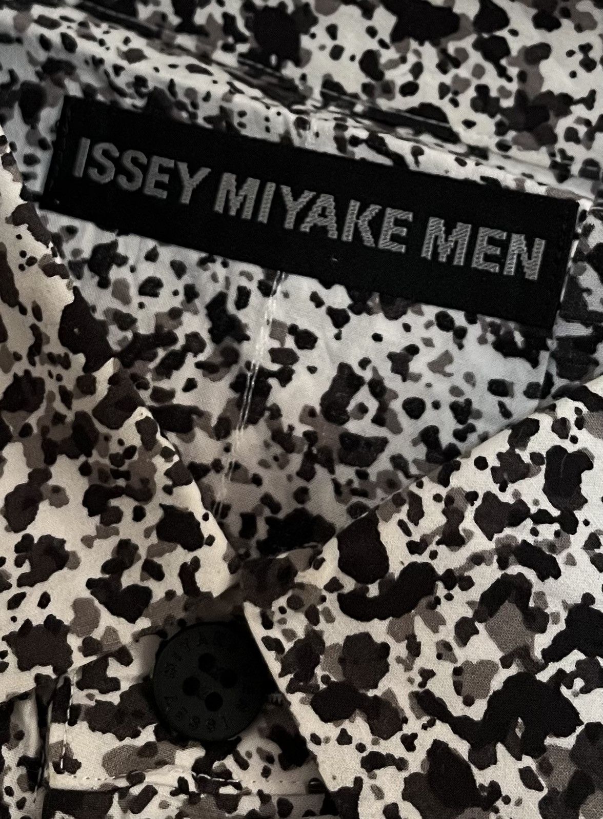 Issey Miyake Issey miyake men abstract print monochrome button up shirt Size US M / EU 48-50 / 2 - 3 Thumbnail